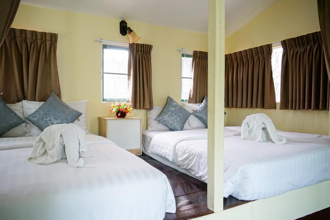 Two-Bedroom House - Photo 1