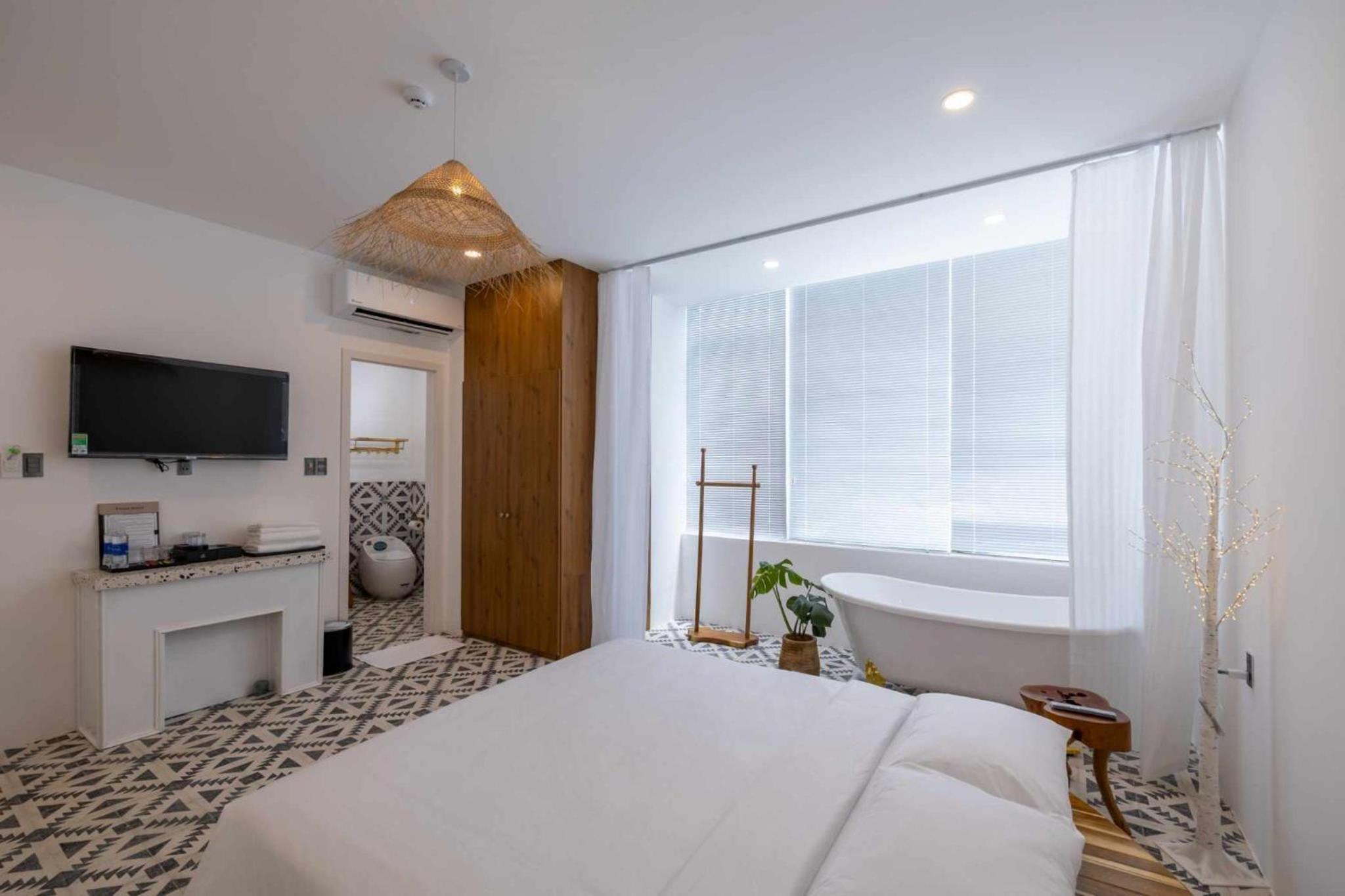 Deluxe Double Room - Photo 10
