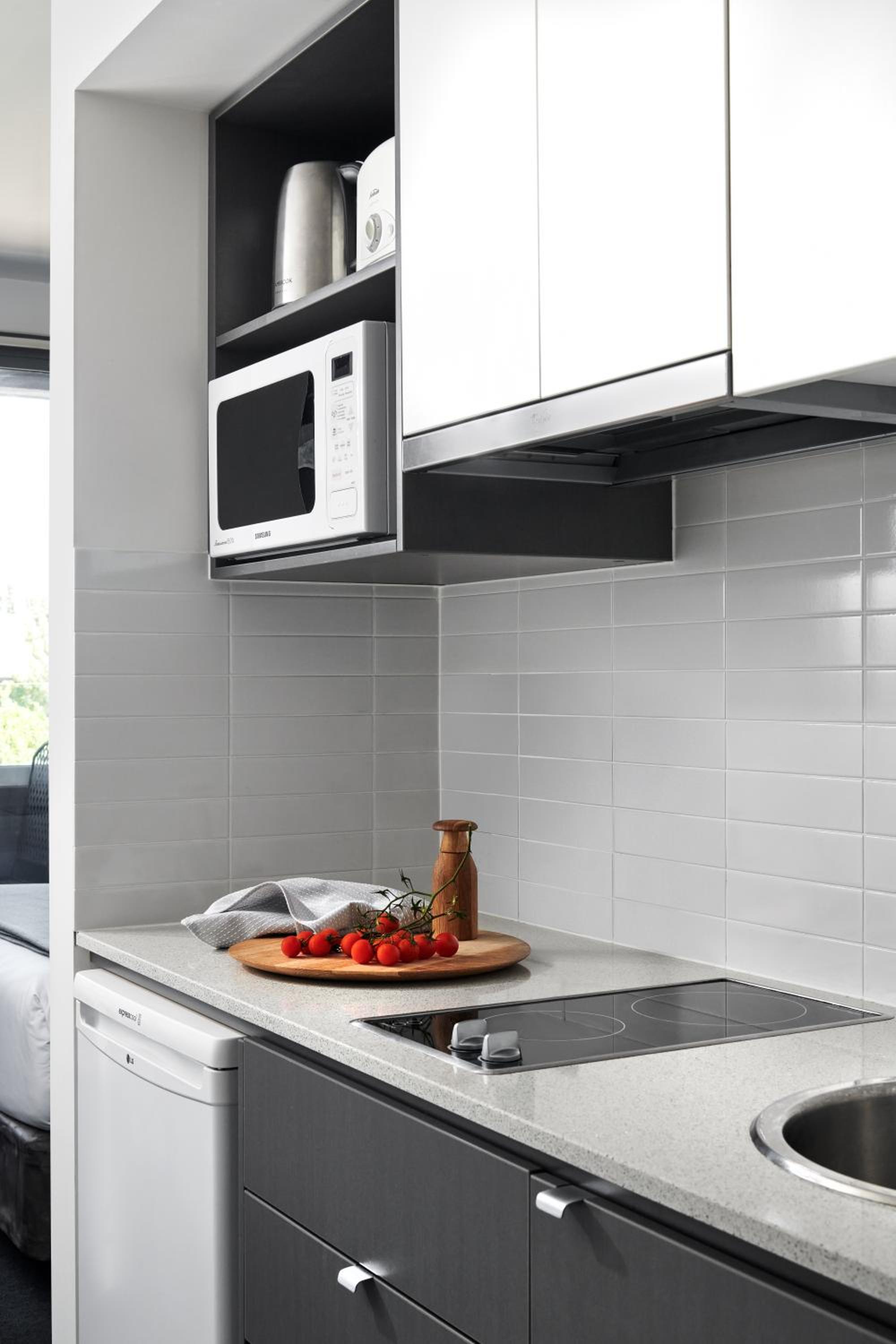 Studio Apartment - Photo 2