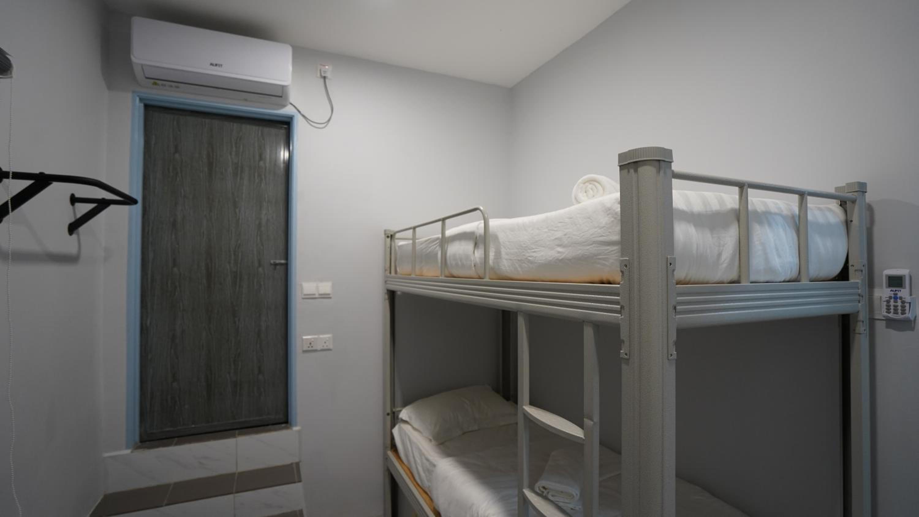 Mixed Dormitory Room photo 2
