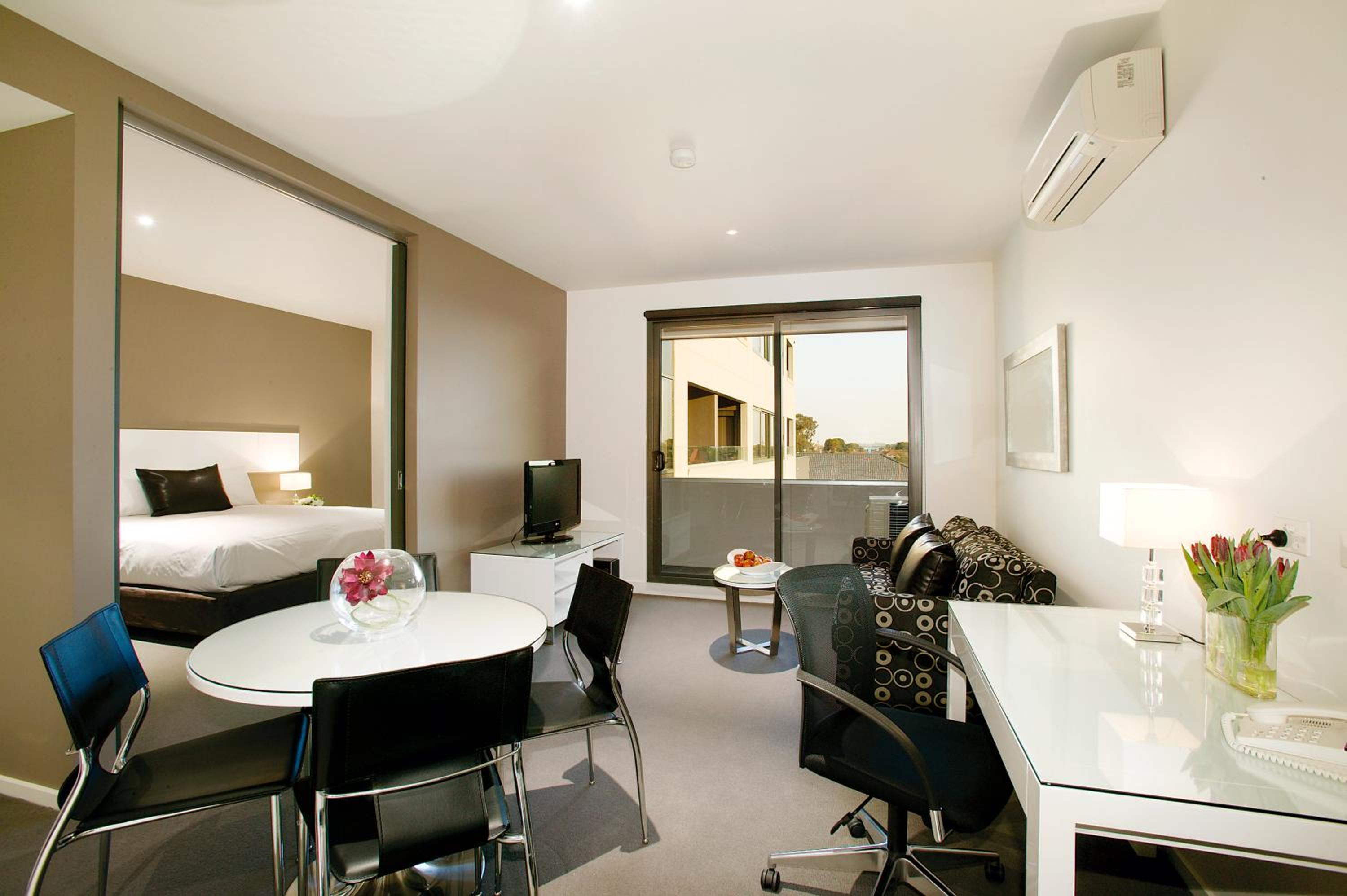 One Bedroom Apartment - Photo 6