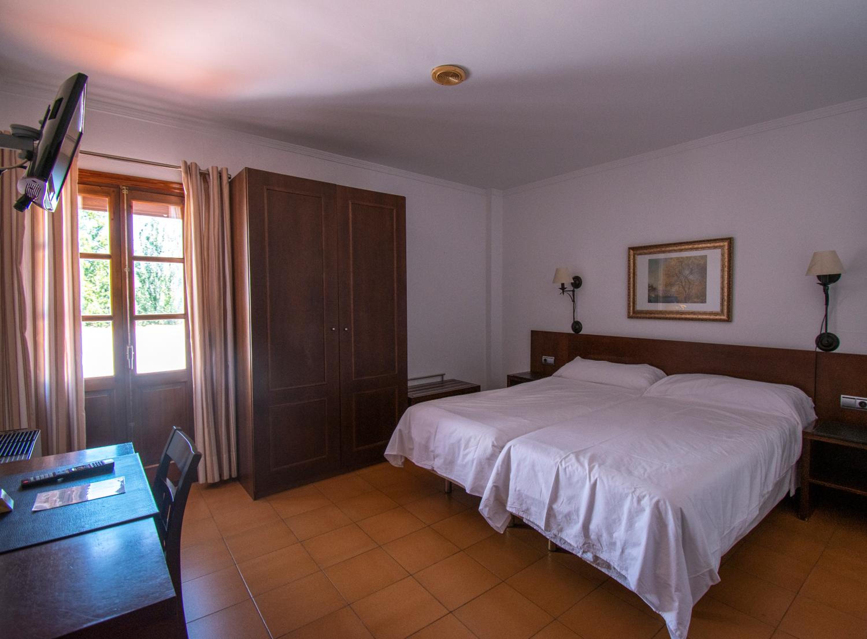 Twin Room - Photo 1