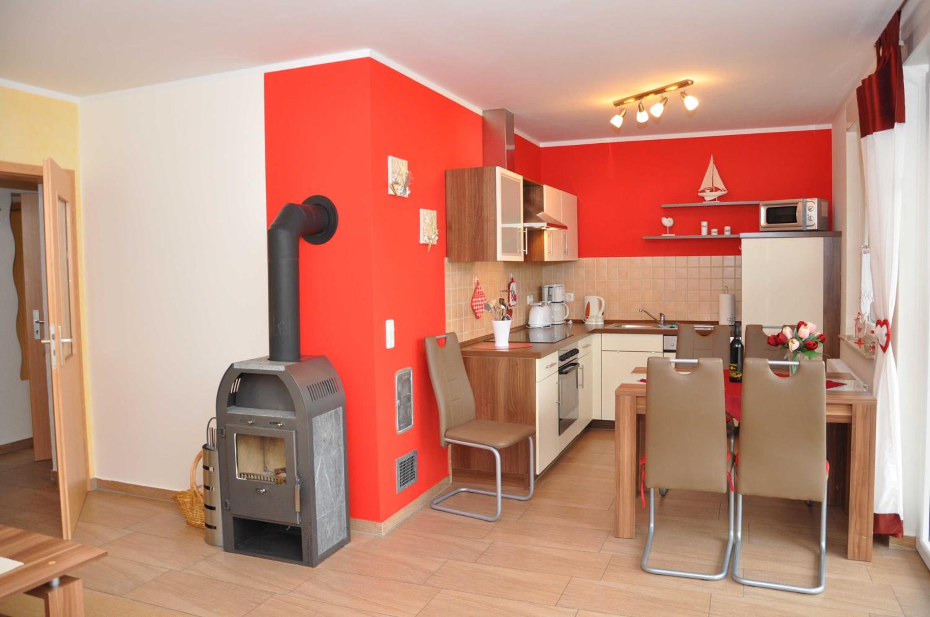 Two-Bedroom Apartment with Balcony and Terrace photo 2