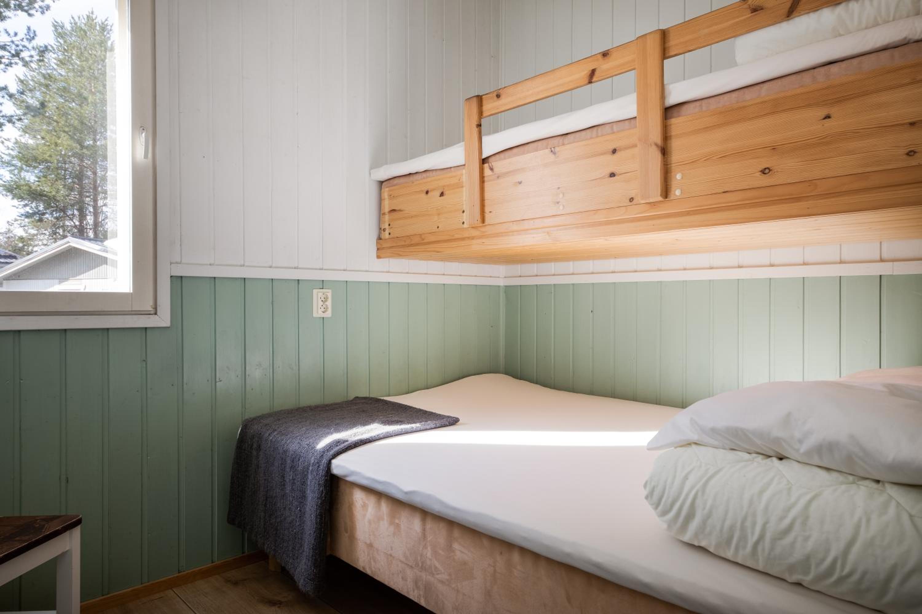 Four-Bedroom Apartment with Sauna - Photo 8