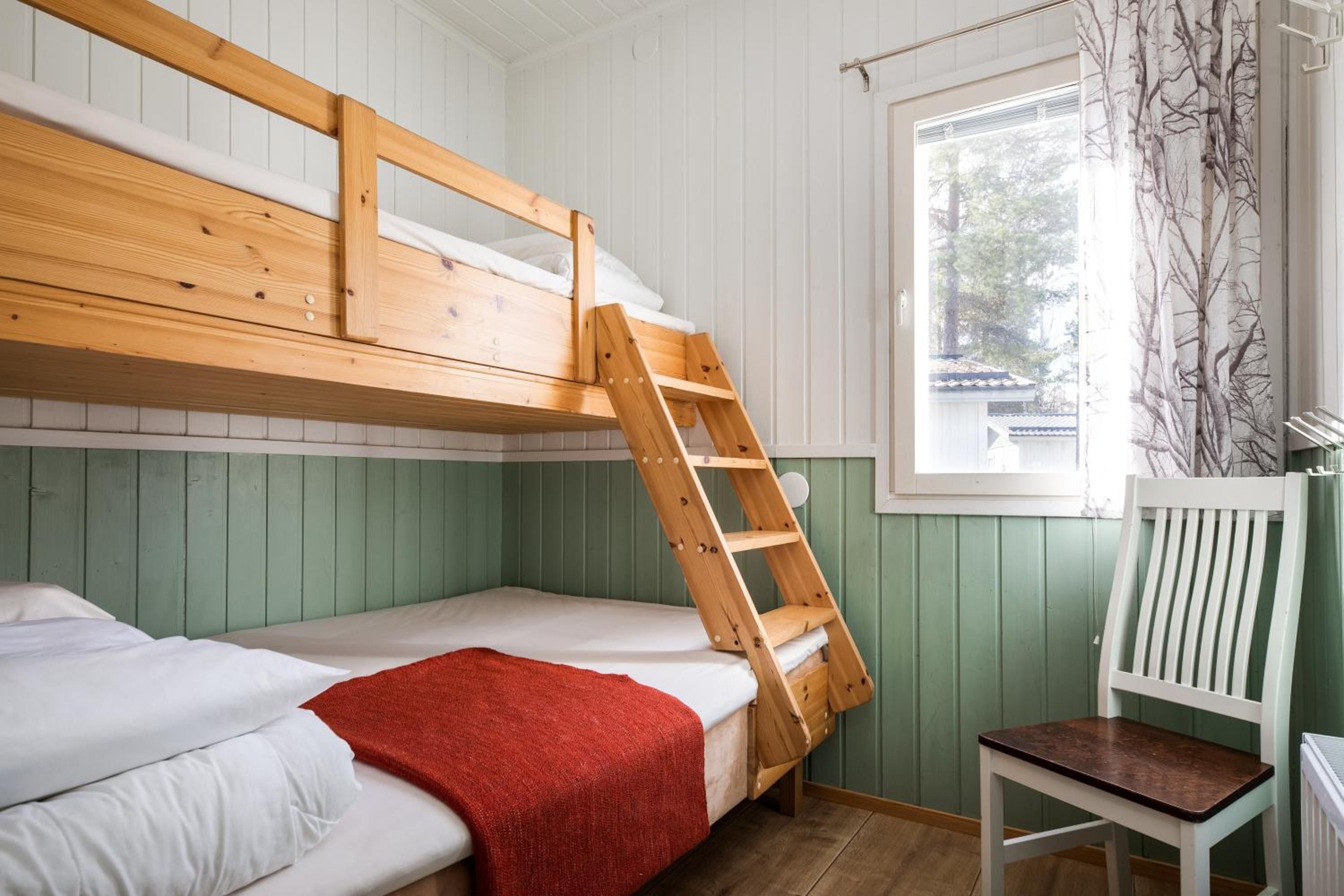 Four-Bedroom Apartment with Sauna - Photo 9