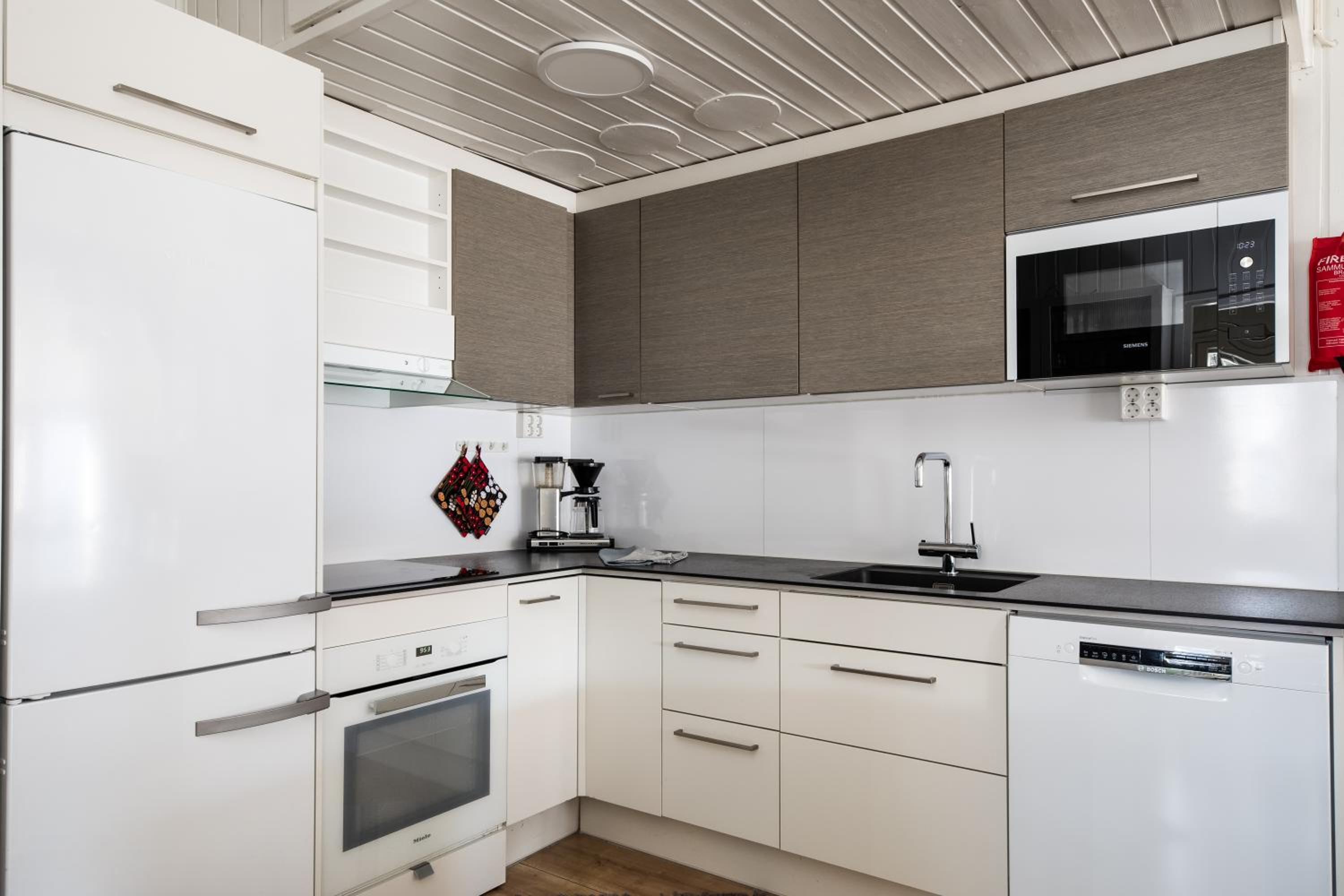 Four-Bedroom Apartment with Sauna - Photo 4