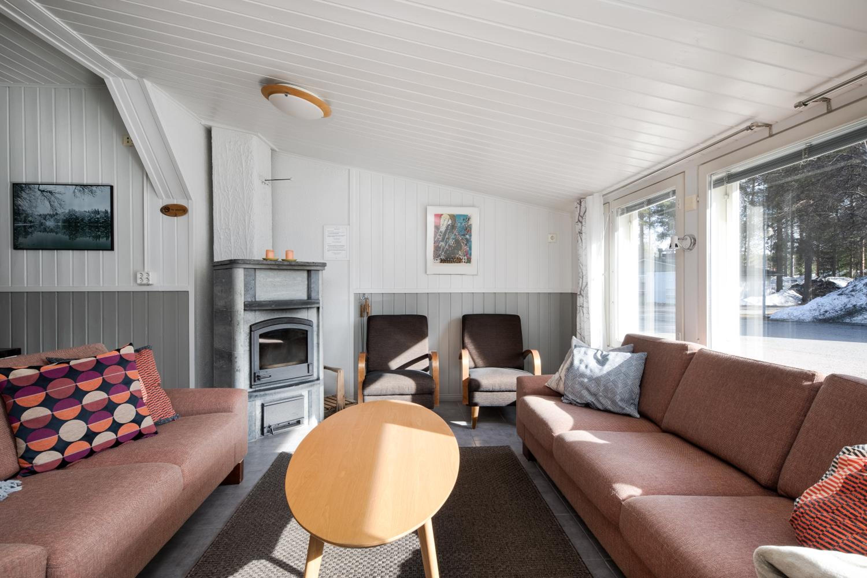 Four-Bedroom Apartment with Sauna - Photo 6