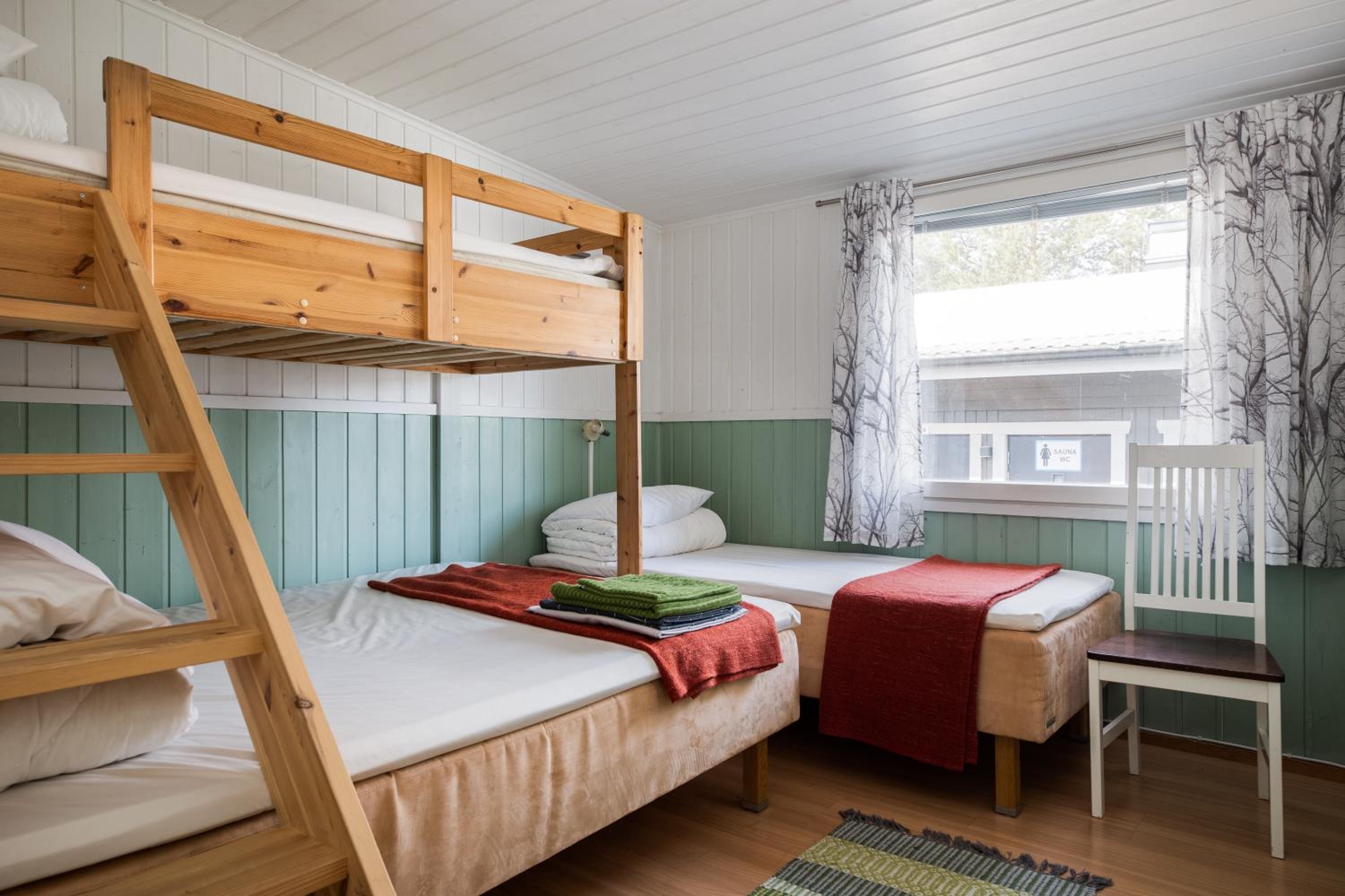Four-Bedroom Apartment with Sauna - Photo 10