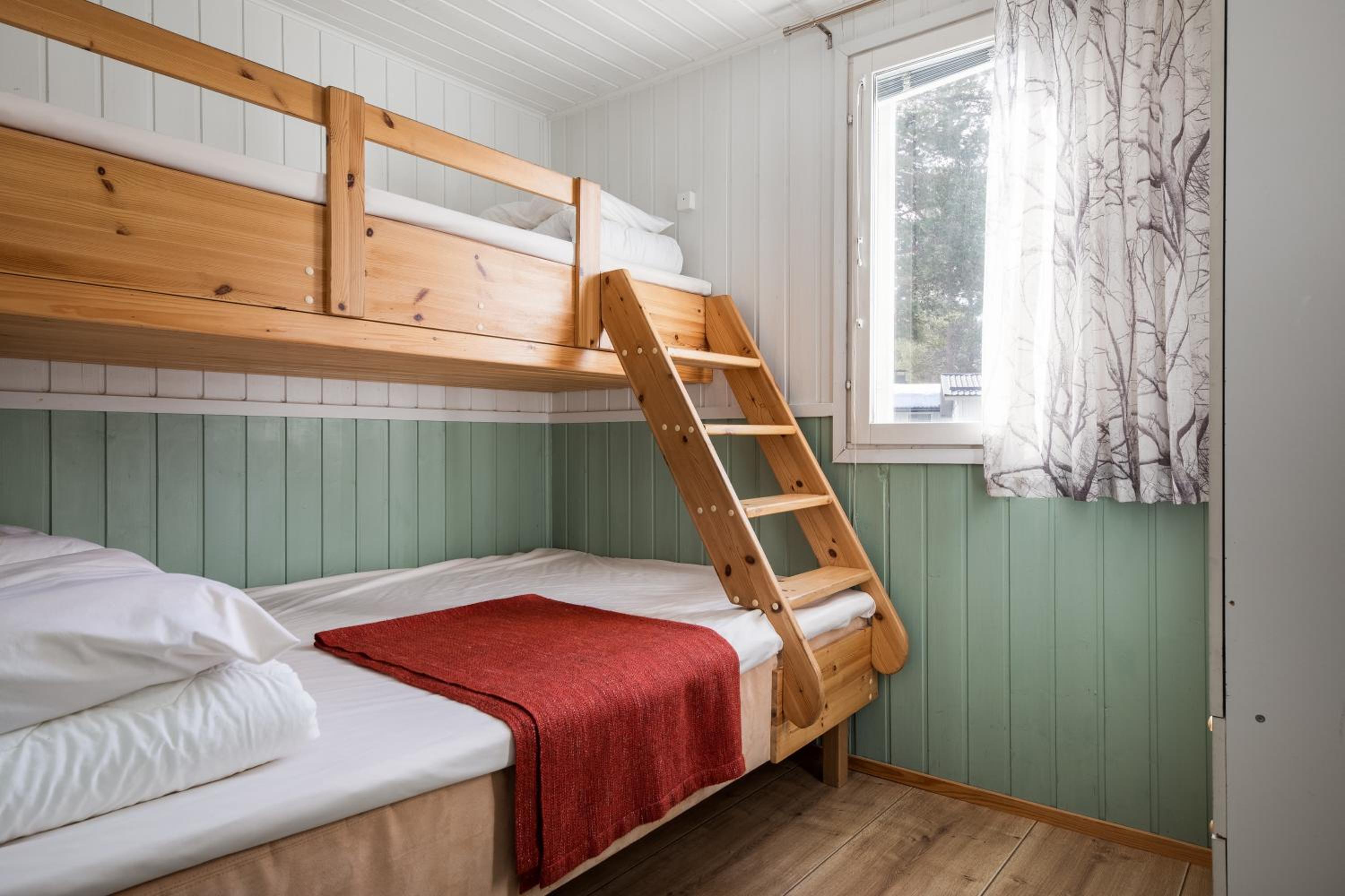 Four-Bedroom Apartment with Sauna - Photo 7