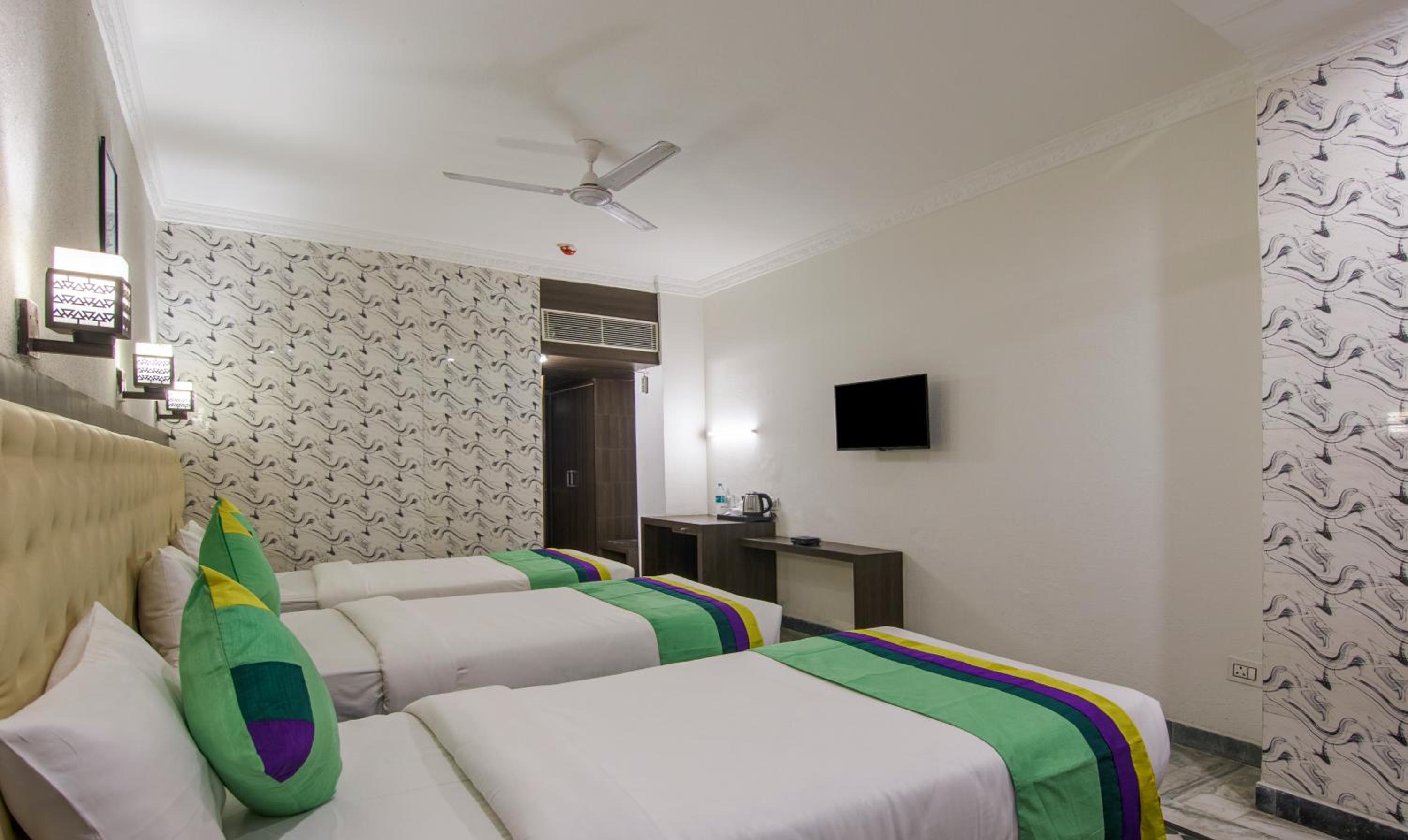 Deluxe Double Room photo 2