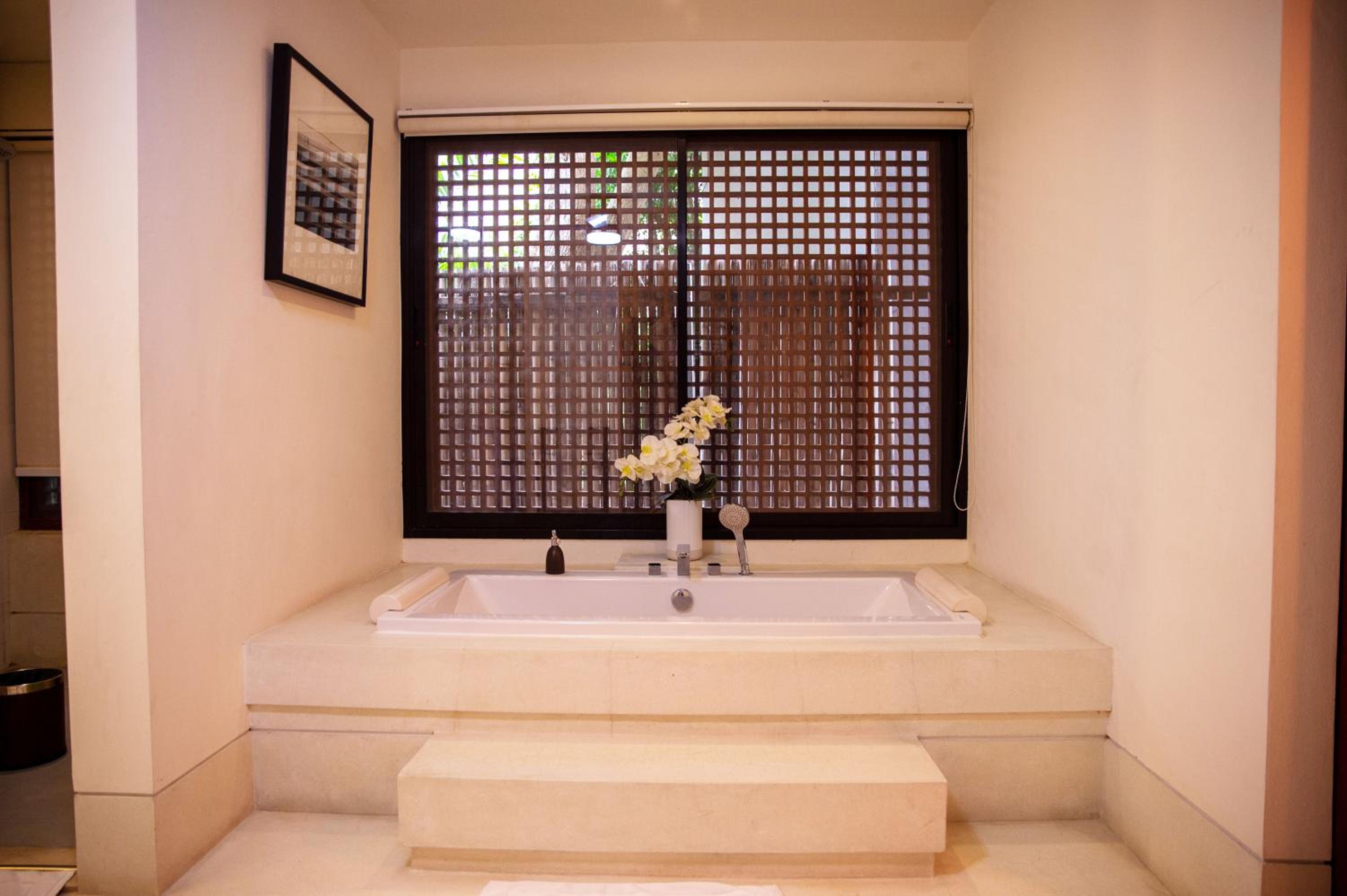 One-Bedroom Villa with Private Pool - Photo 3