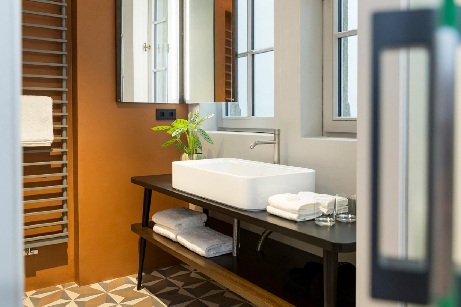 Two-Bedroom Suite - Photo 3