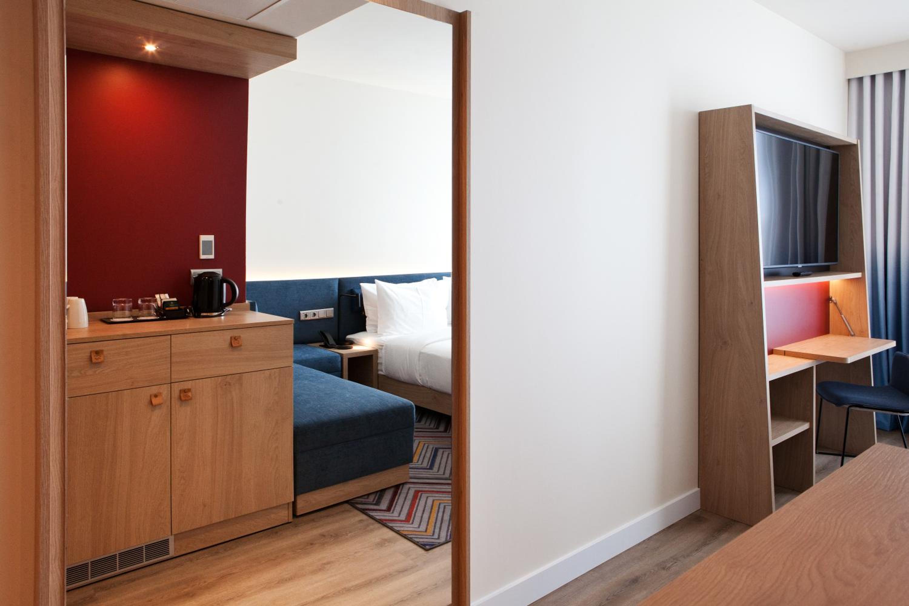 Twin Room thumbnail 5