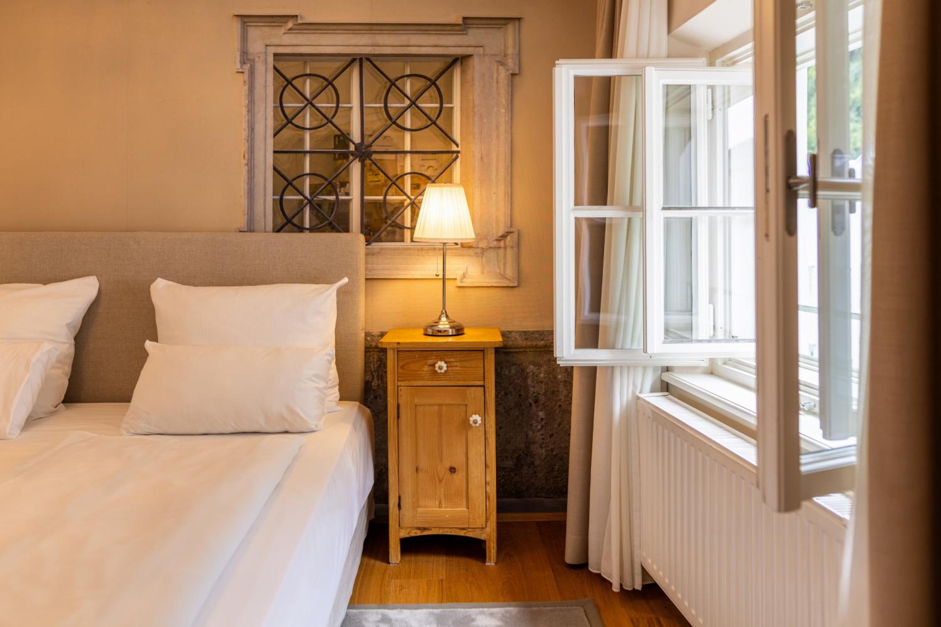 Double Room - Photo 9