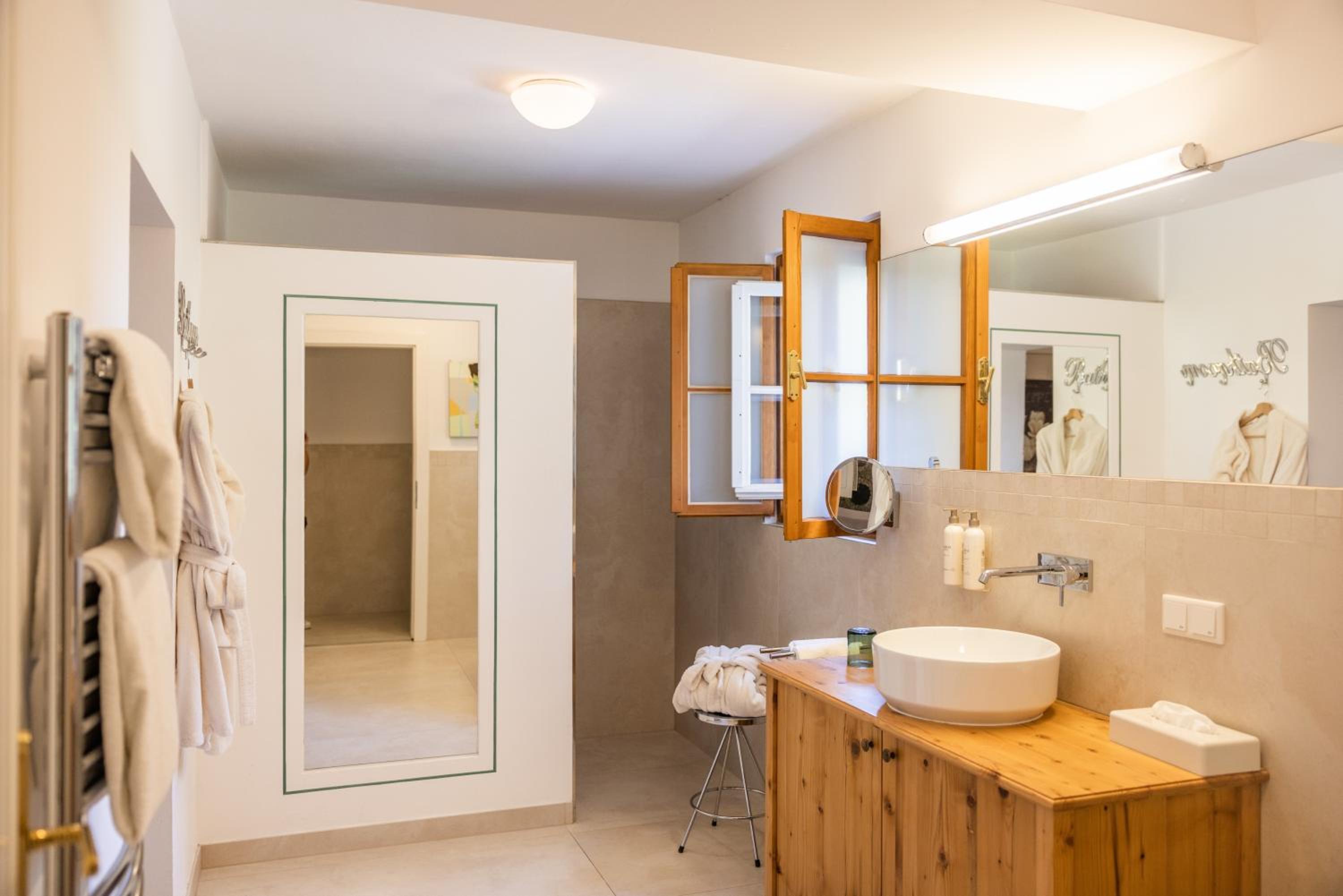 Double Room (1 Adult) - Photo 8