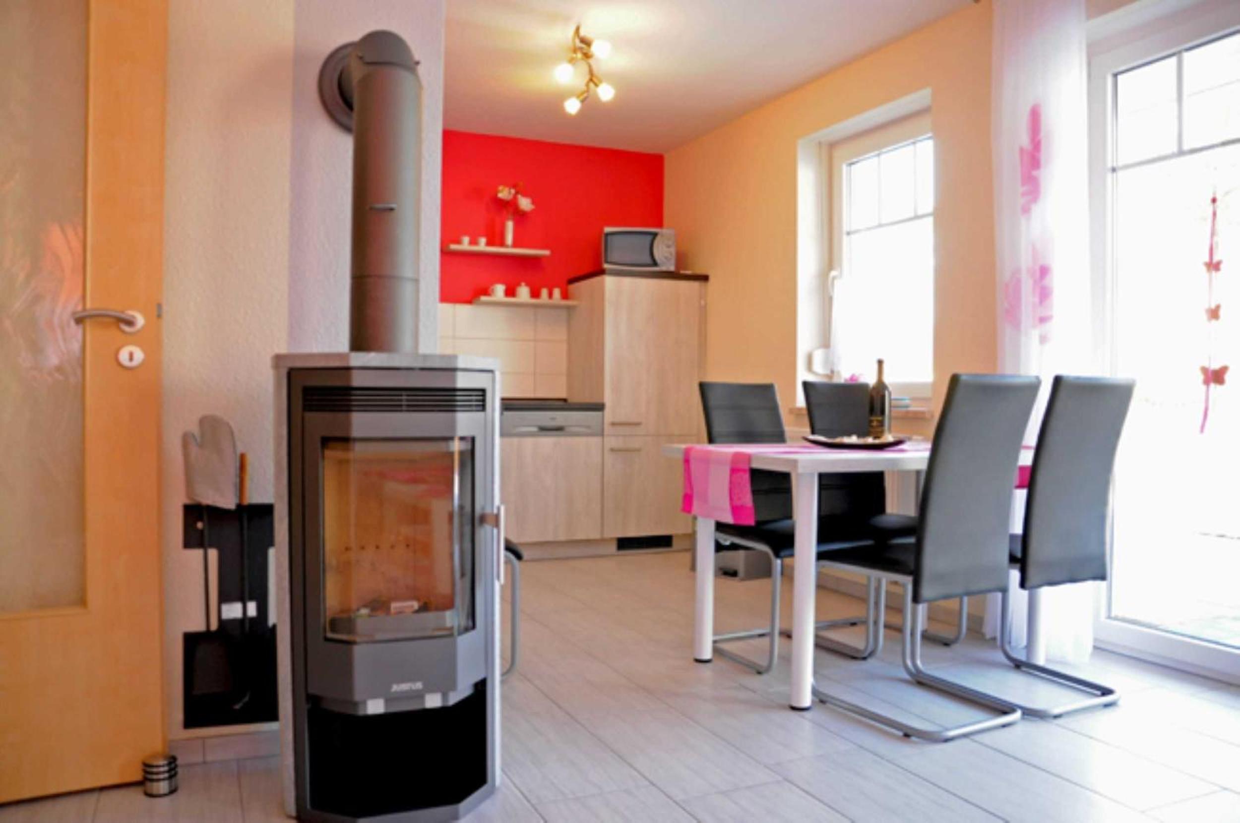 Two-Bedroom Apartment with Balcony and Terrace photo 2