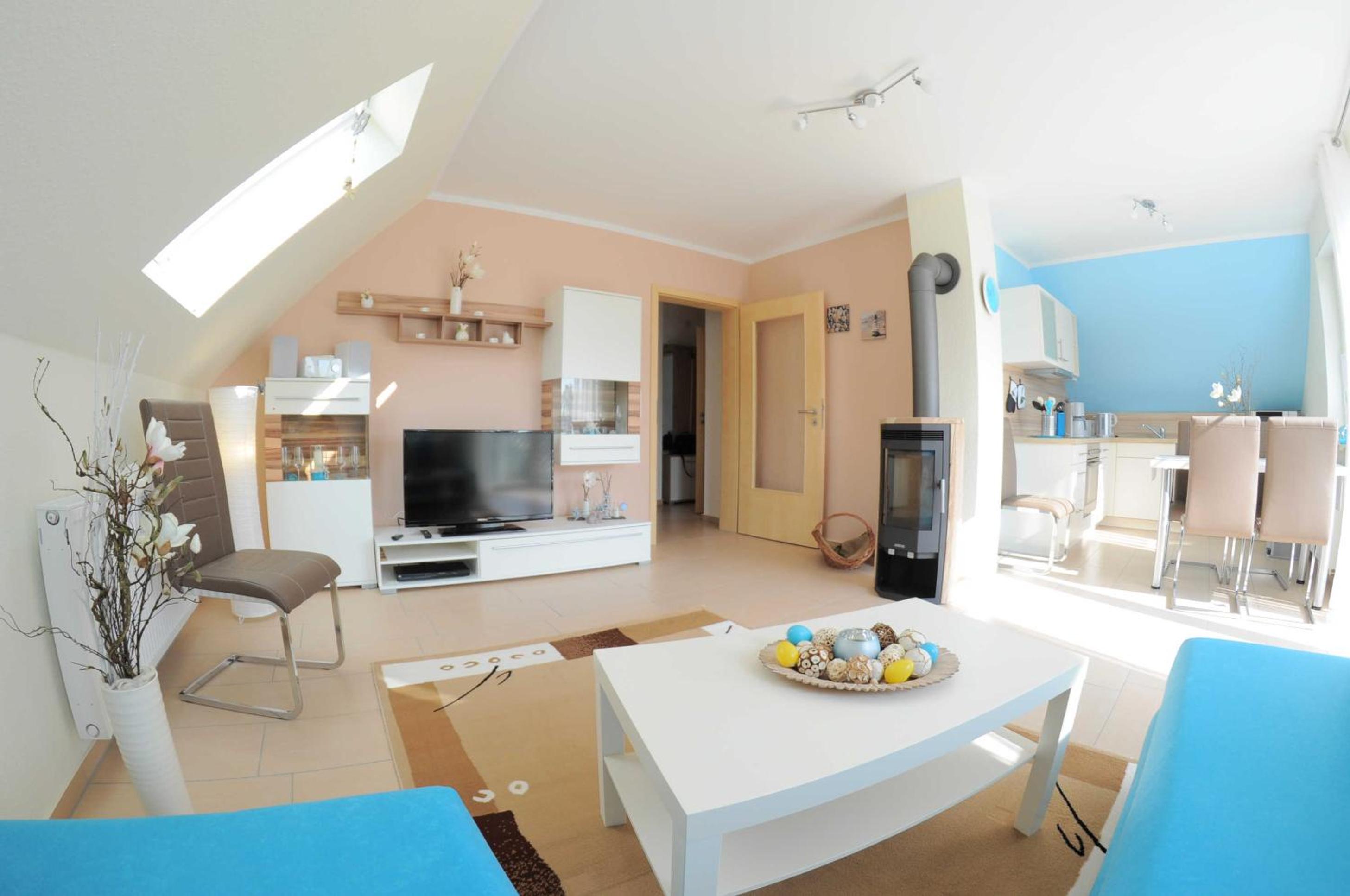 Two-Bedroom Apartment with Balcony and Terrace photo 2
