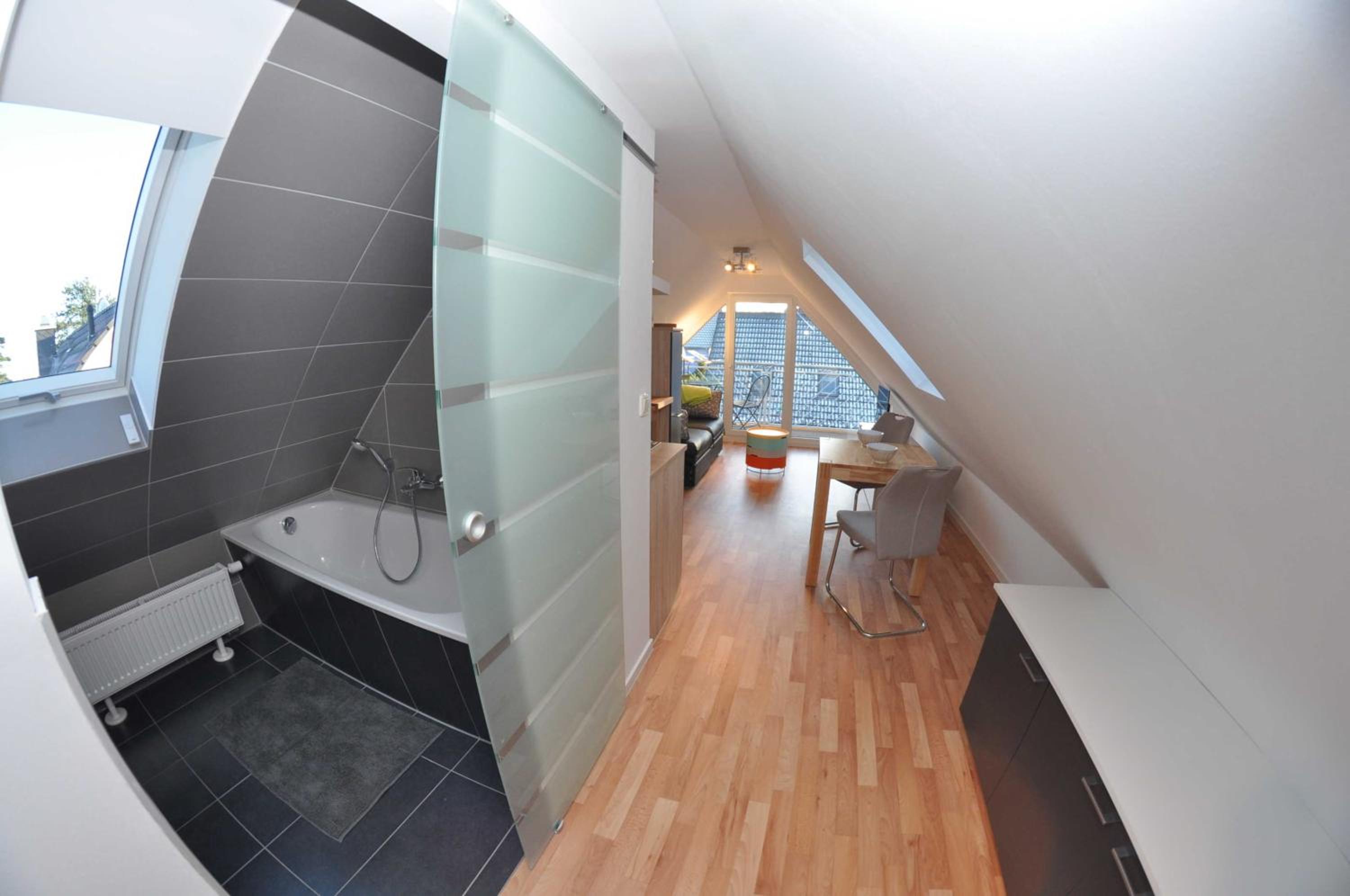 Apartment with Balcony photo 3