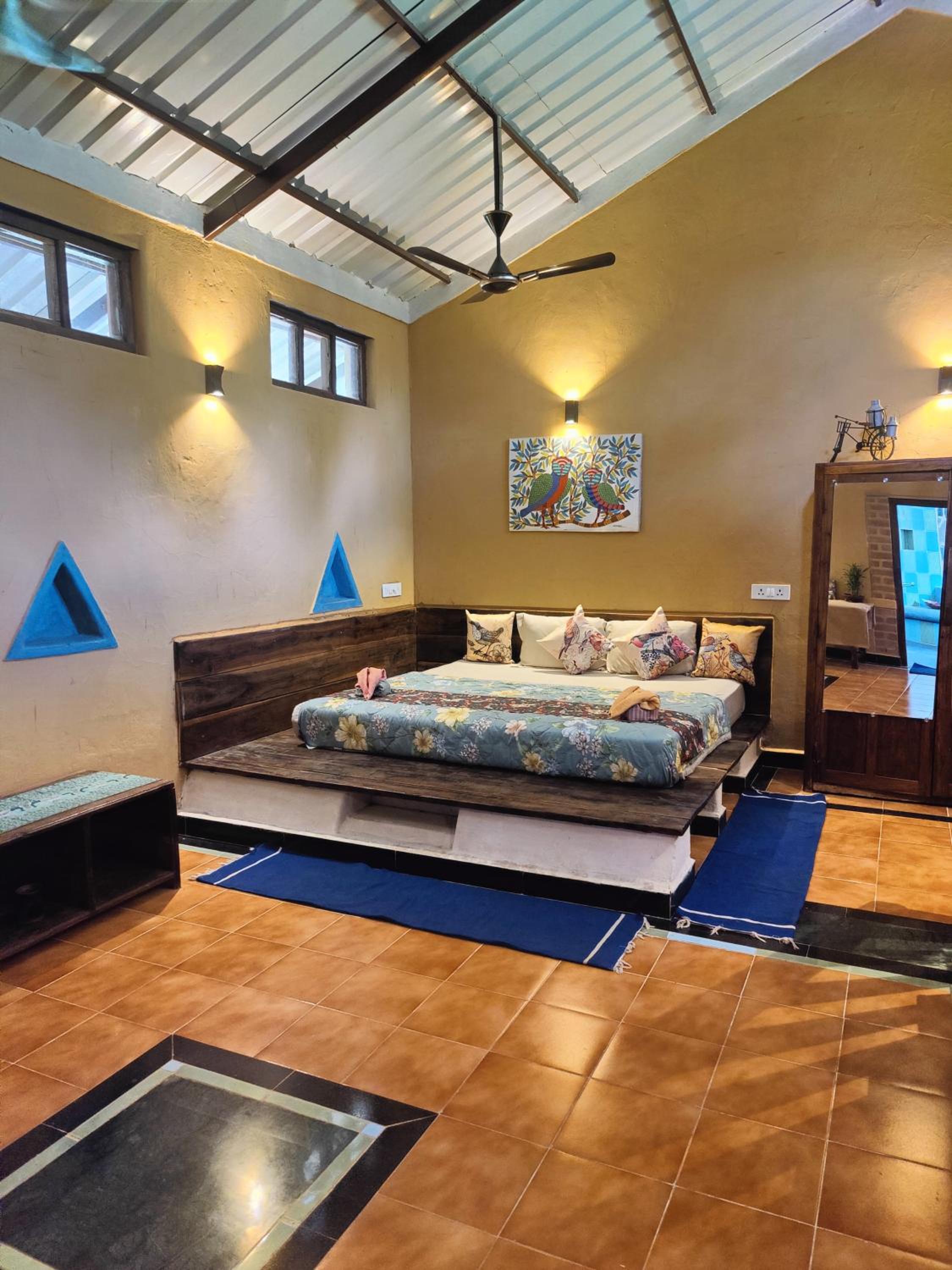 Deluxe King Suite photo 1