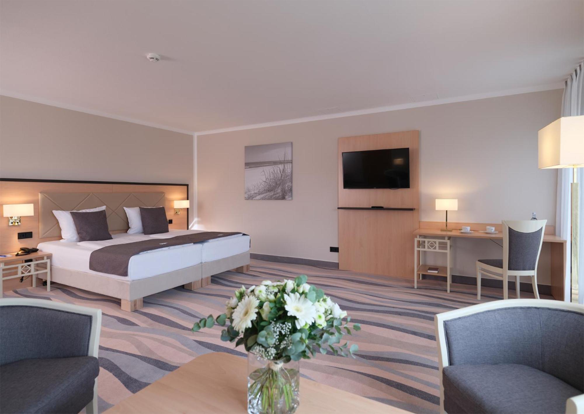 Deluxe Junior Suite photo 2