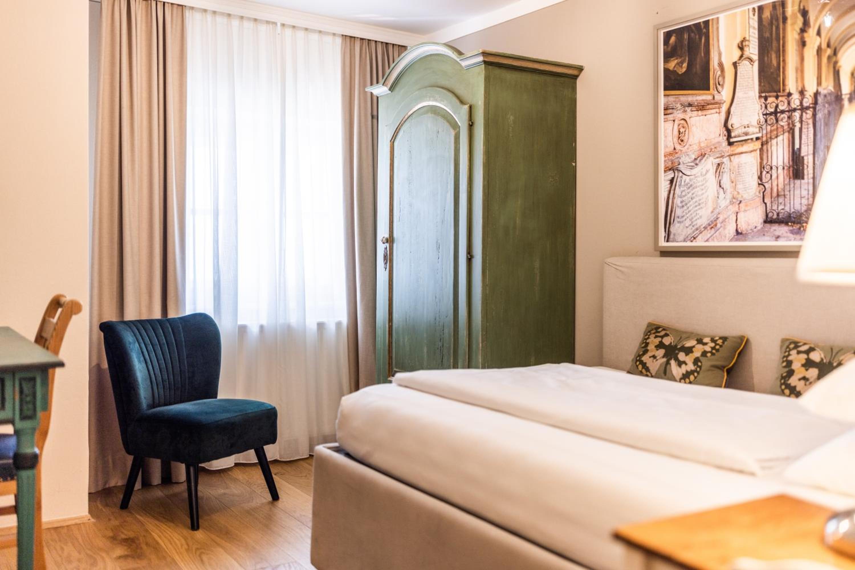 Single Room - Photo 1