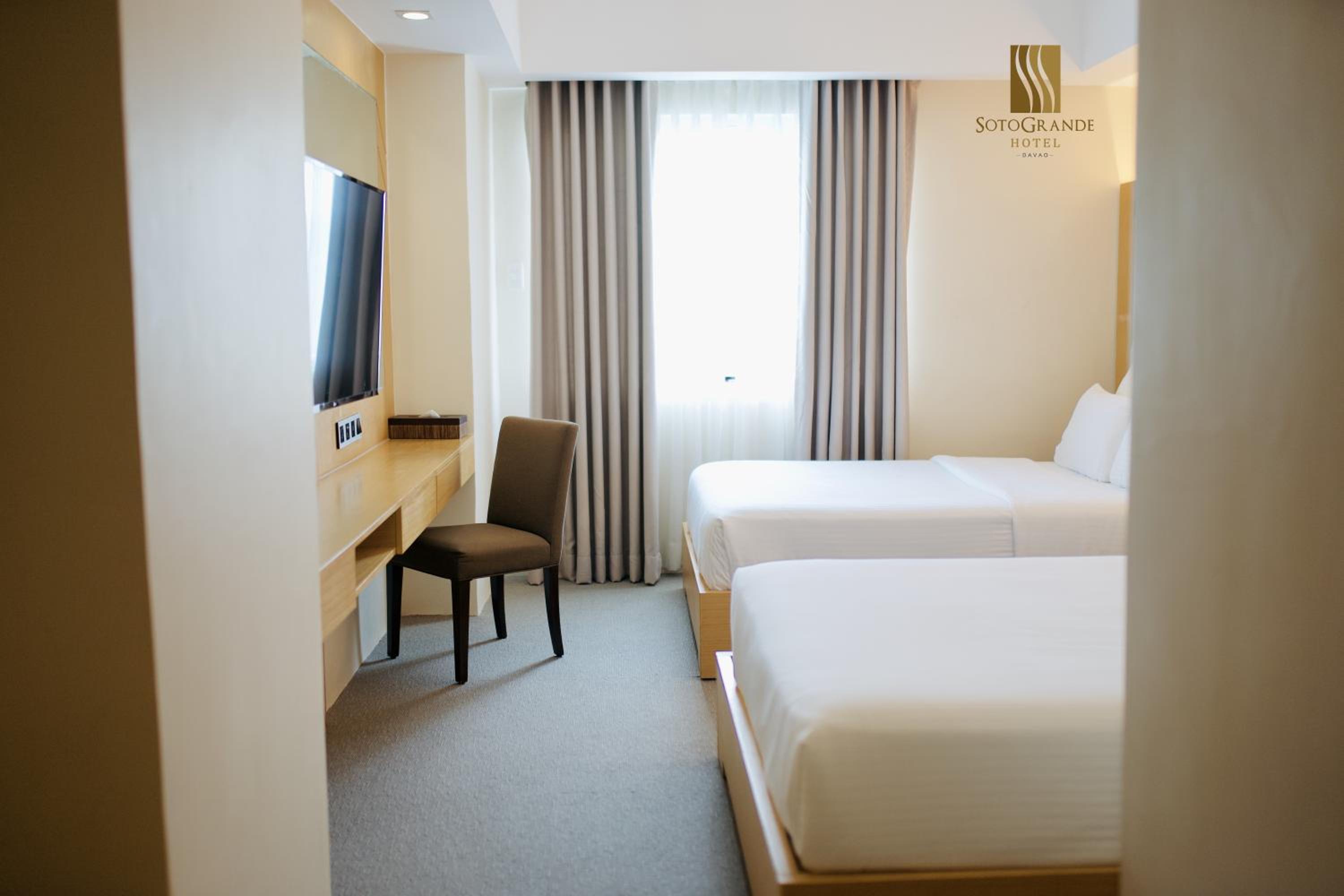 Deluxe Double Room - Photo 11