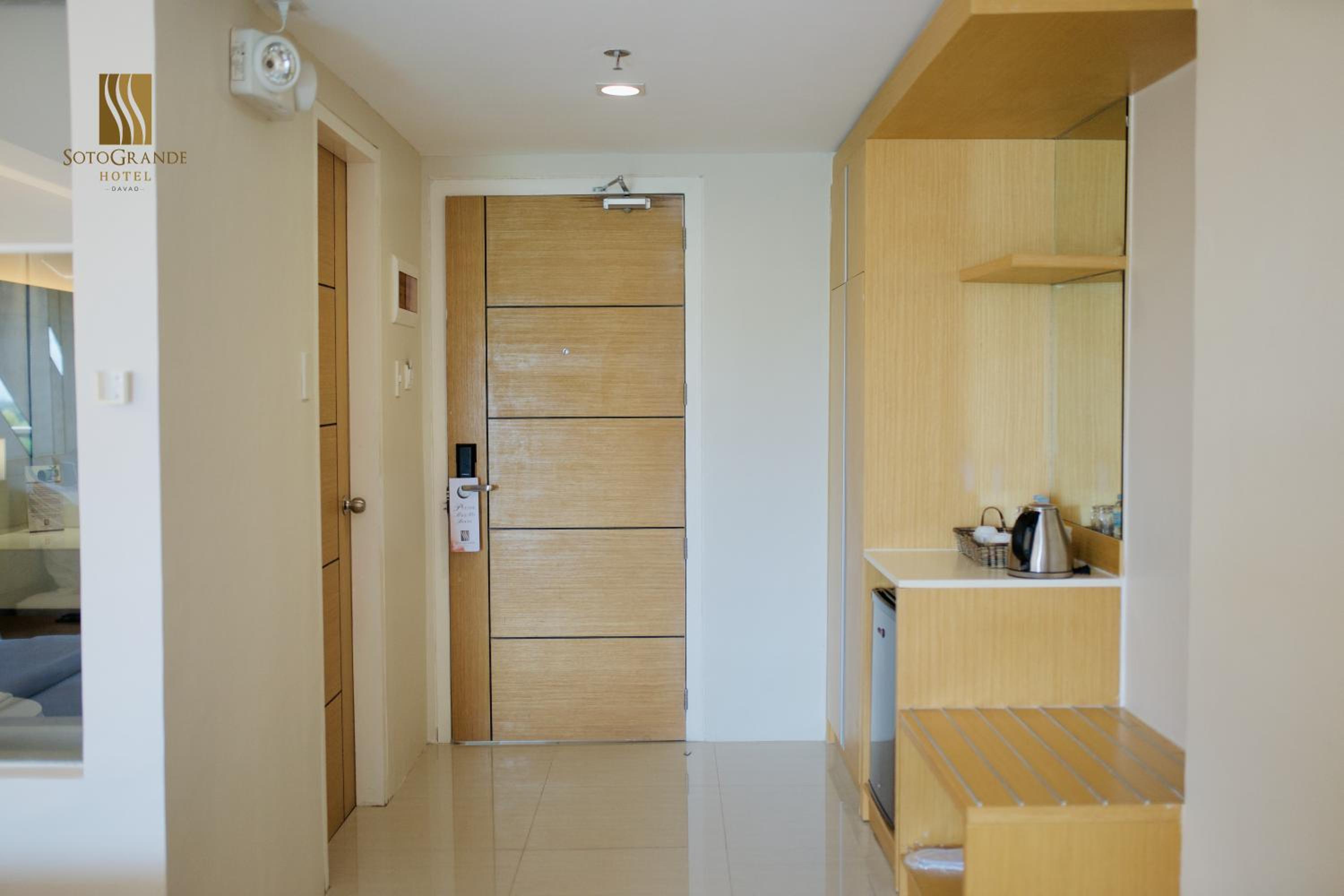 Deluxe Double Room - Photo 8