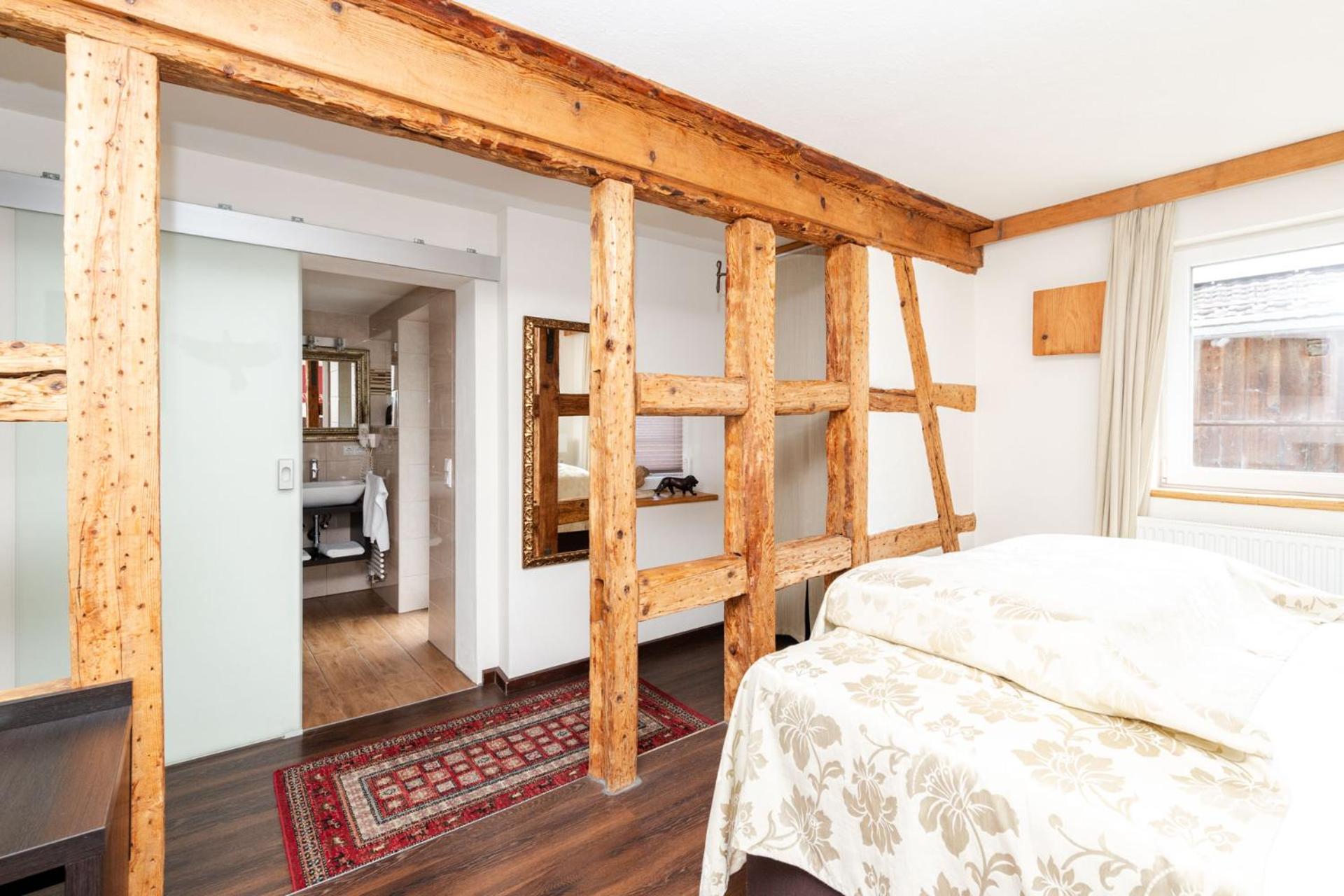 Double Room - Photo 4