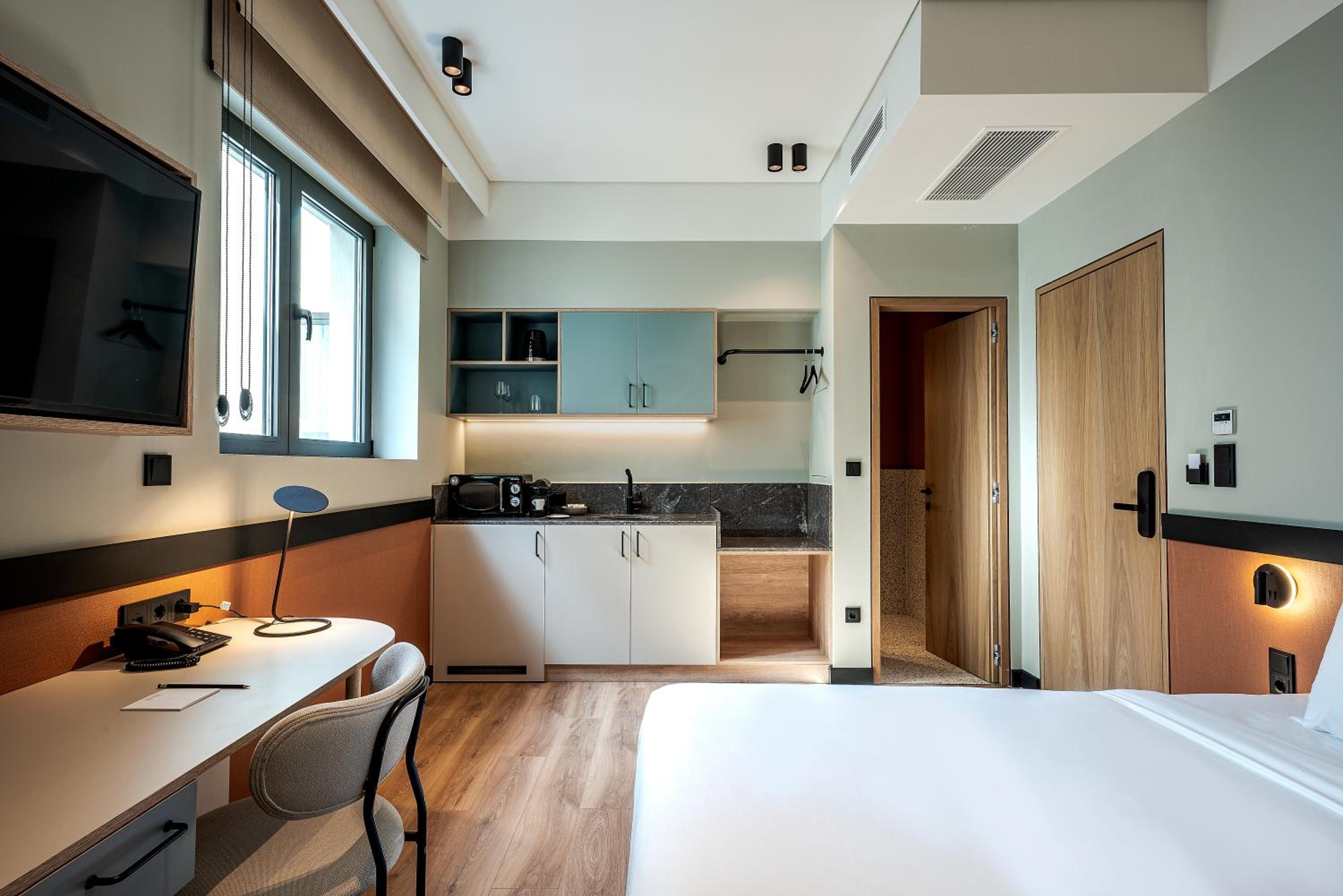 Standard Double or Twin Room - Photo 4