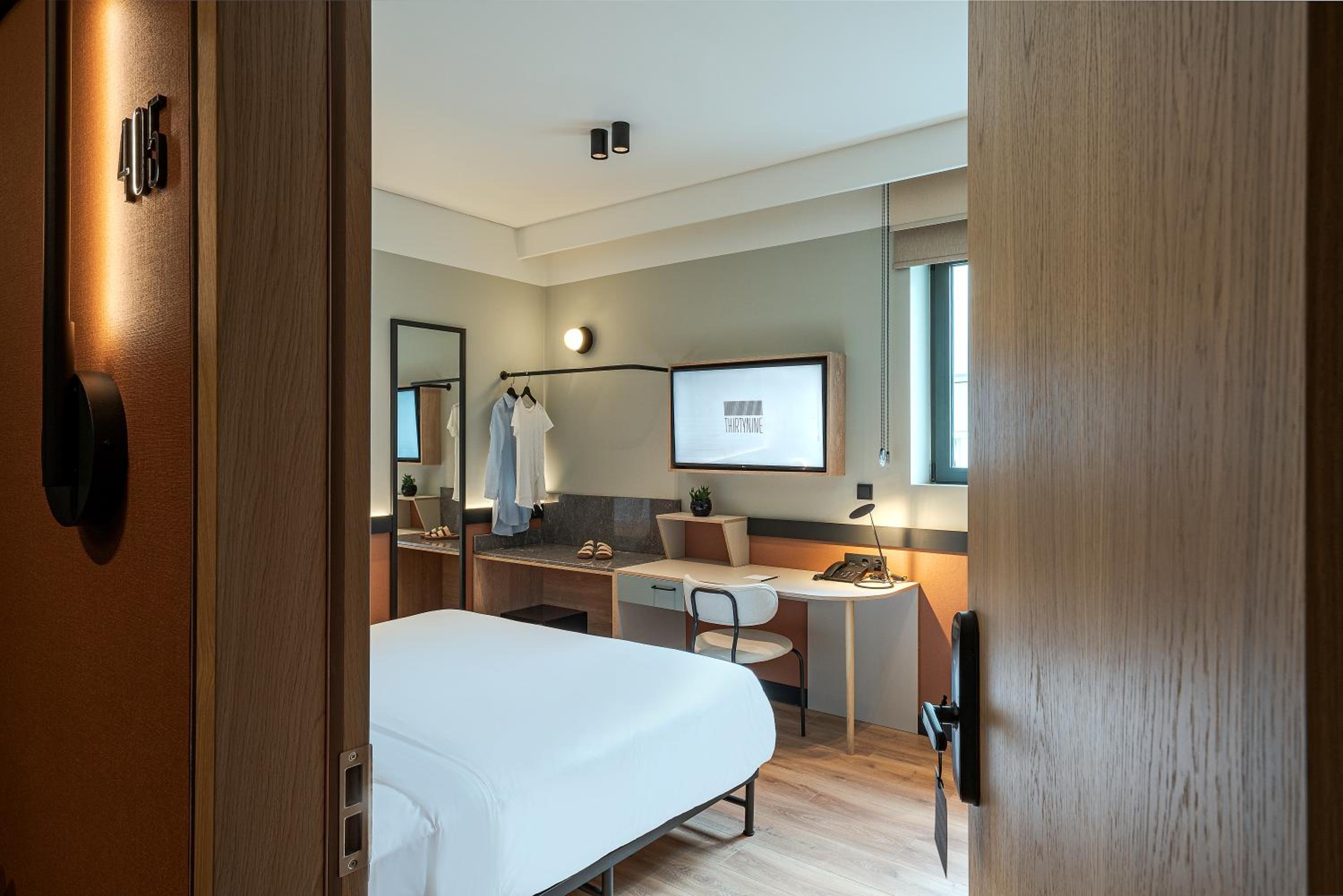 Standard Double or Twin Room - Photo 6