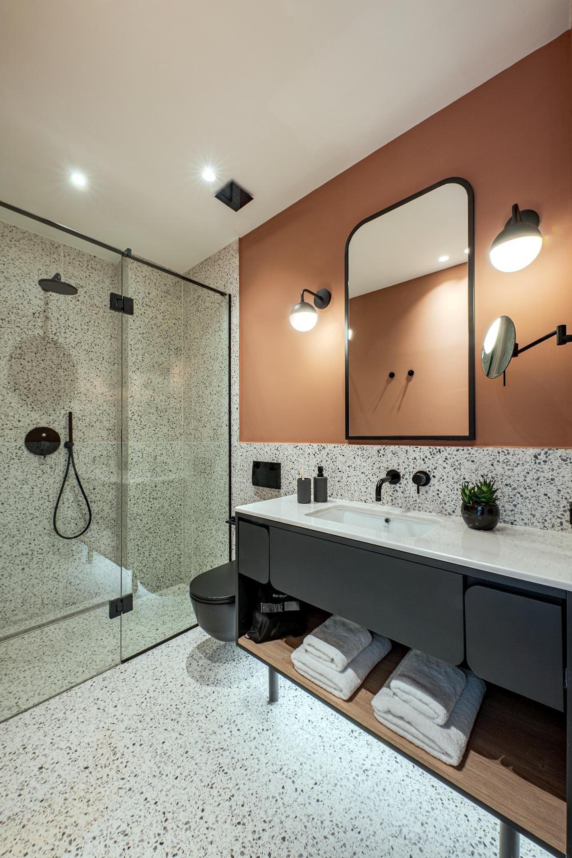 Standard Double or Twin Room - Photo 7