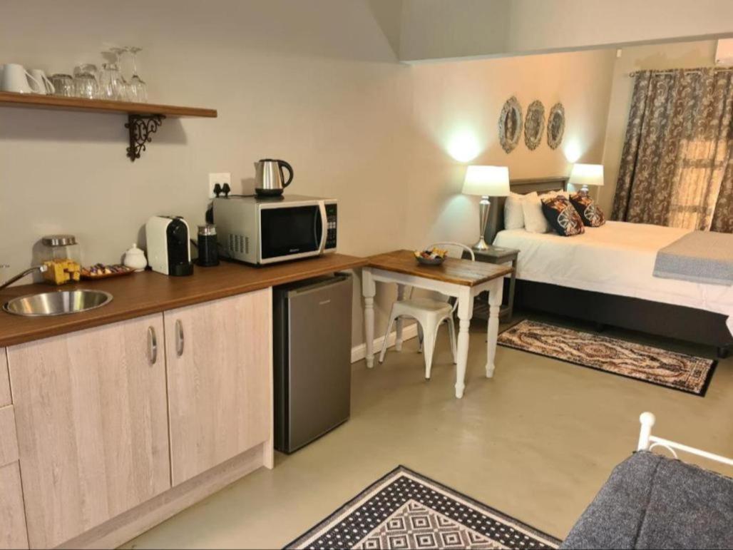 One-Bedroom Apartment - Photo 4