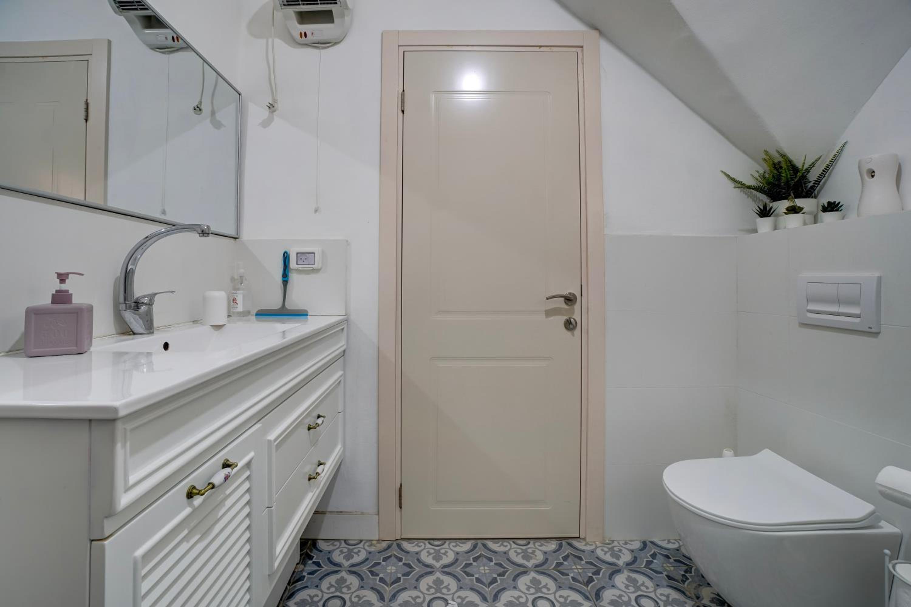 Two-Bedroom Apartment - Photo 10