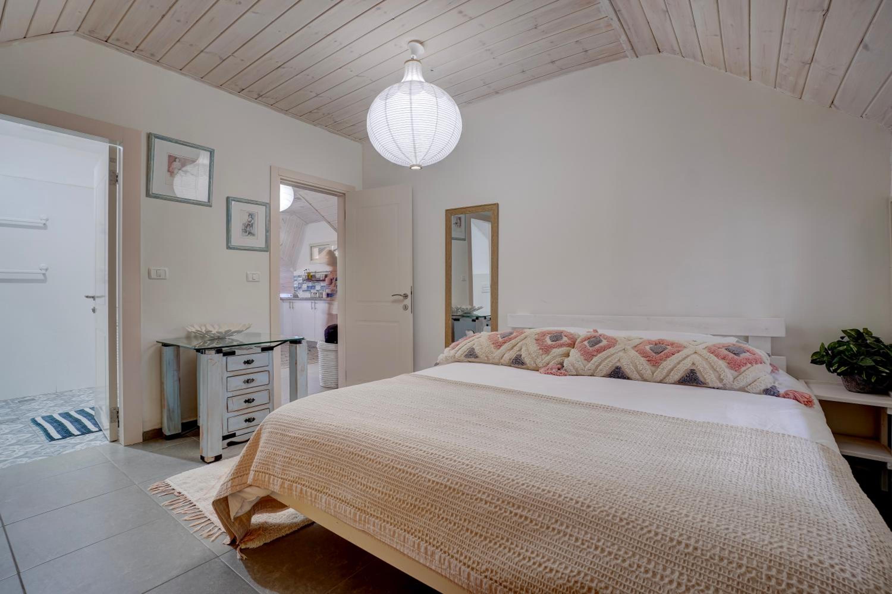 Two-Bedroom Apartment - Photo 19
