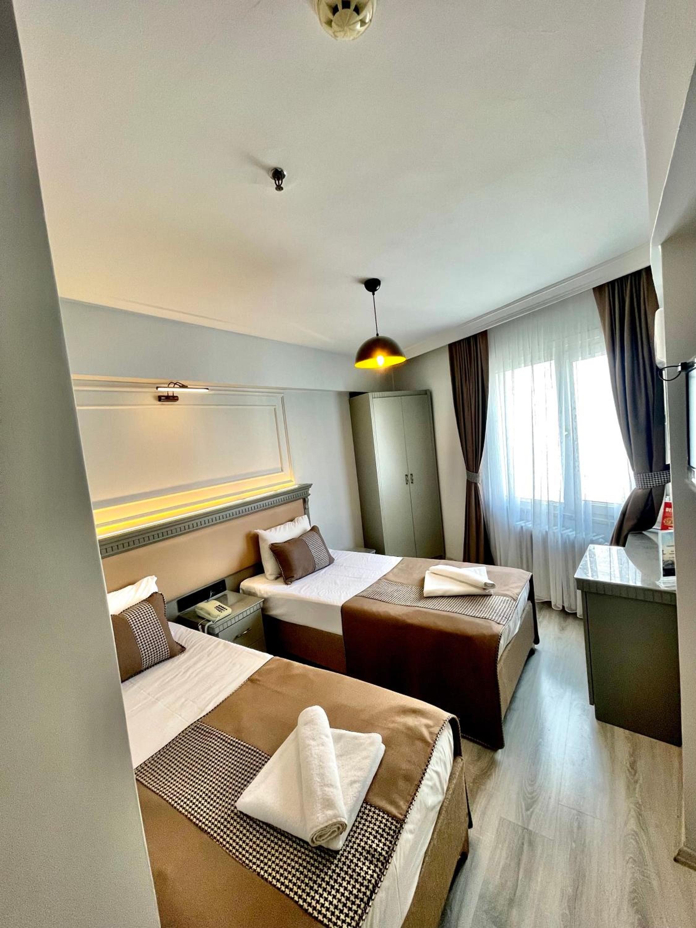 Standard Double or Twin Room photo 2
