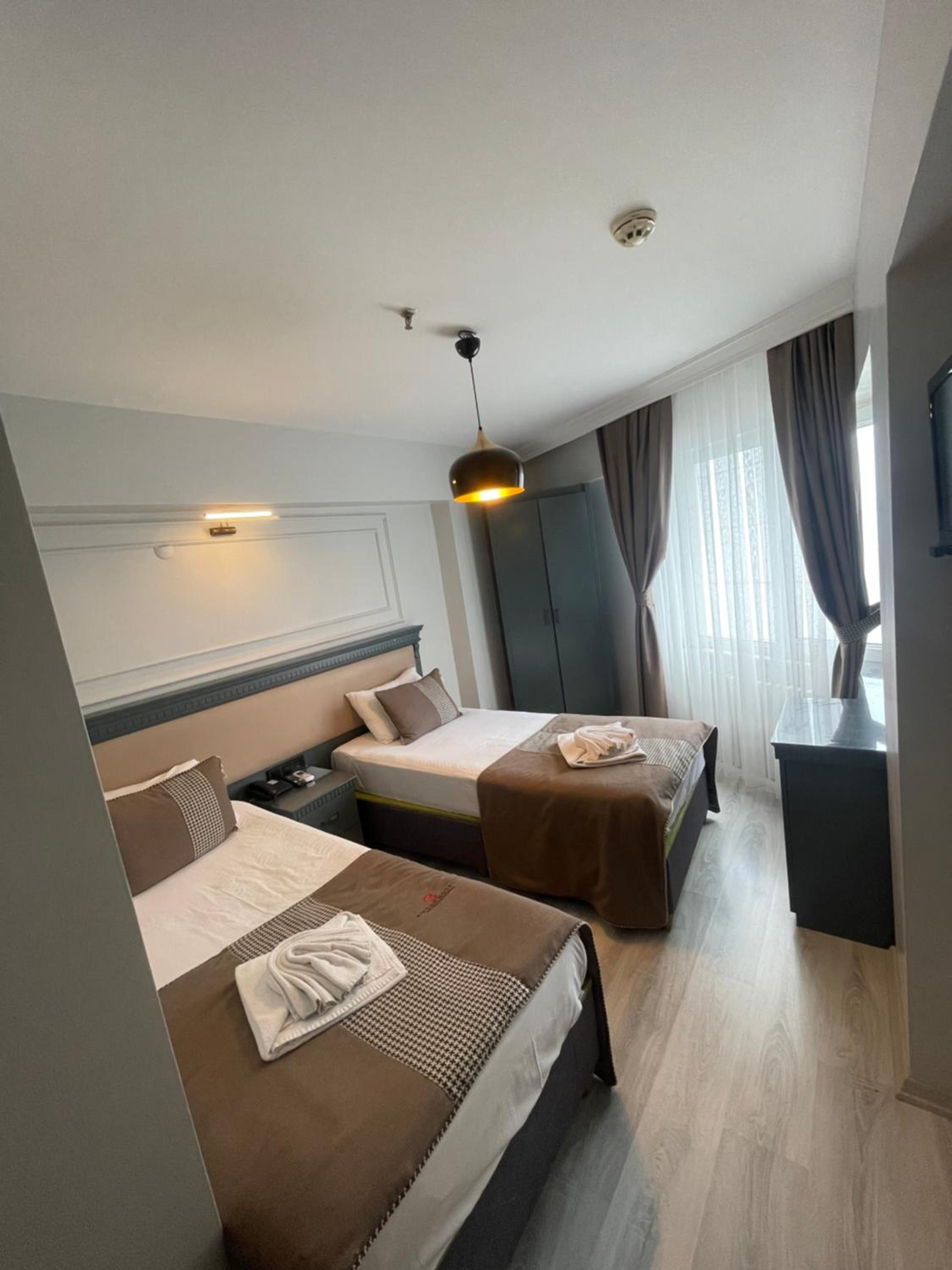 Standard Double or Twin Room photo 3