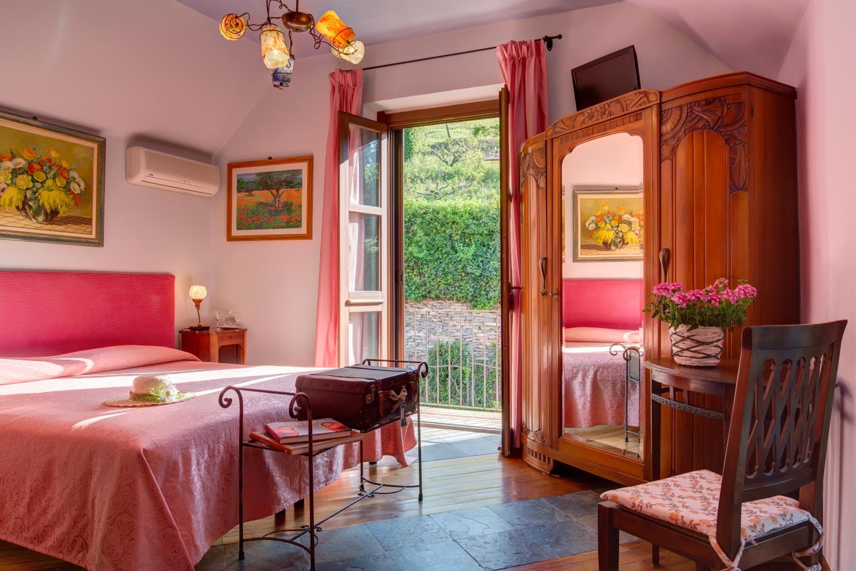 Double or Twin Room with Balcony photo 1