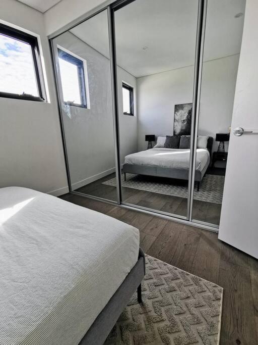 One-Bedroom Apartment photo 3