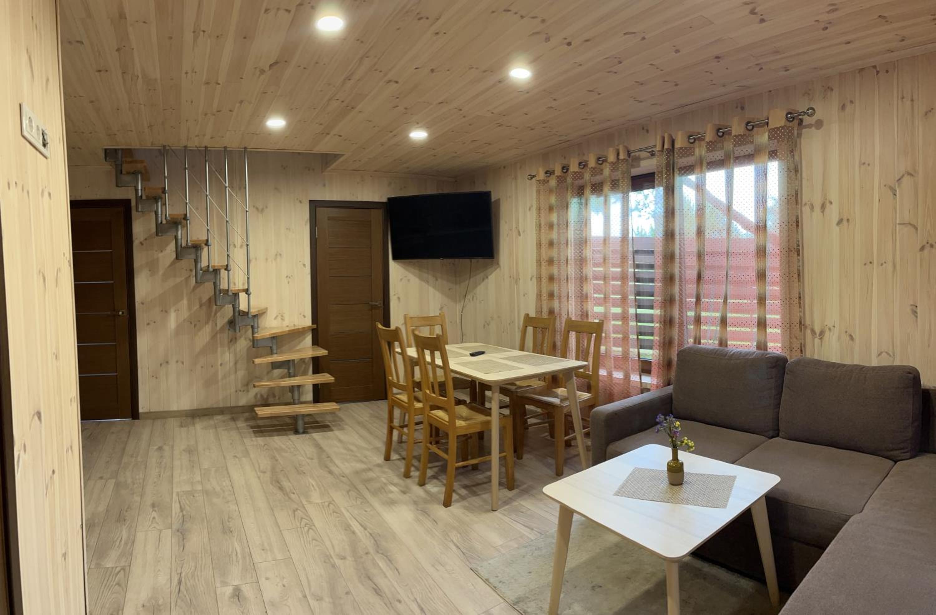 Three-Bedroom House photo 1
