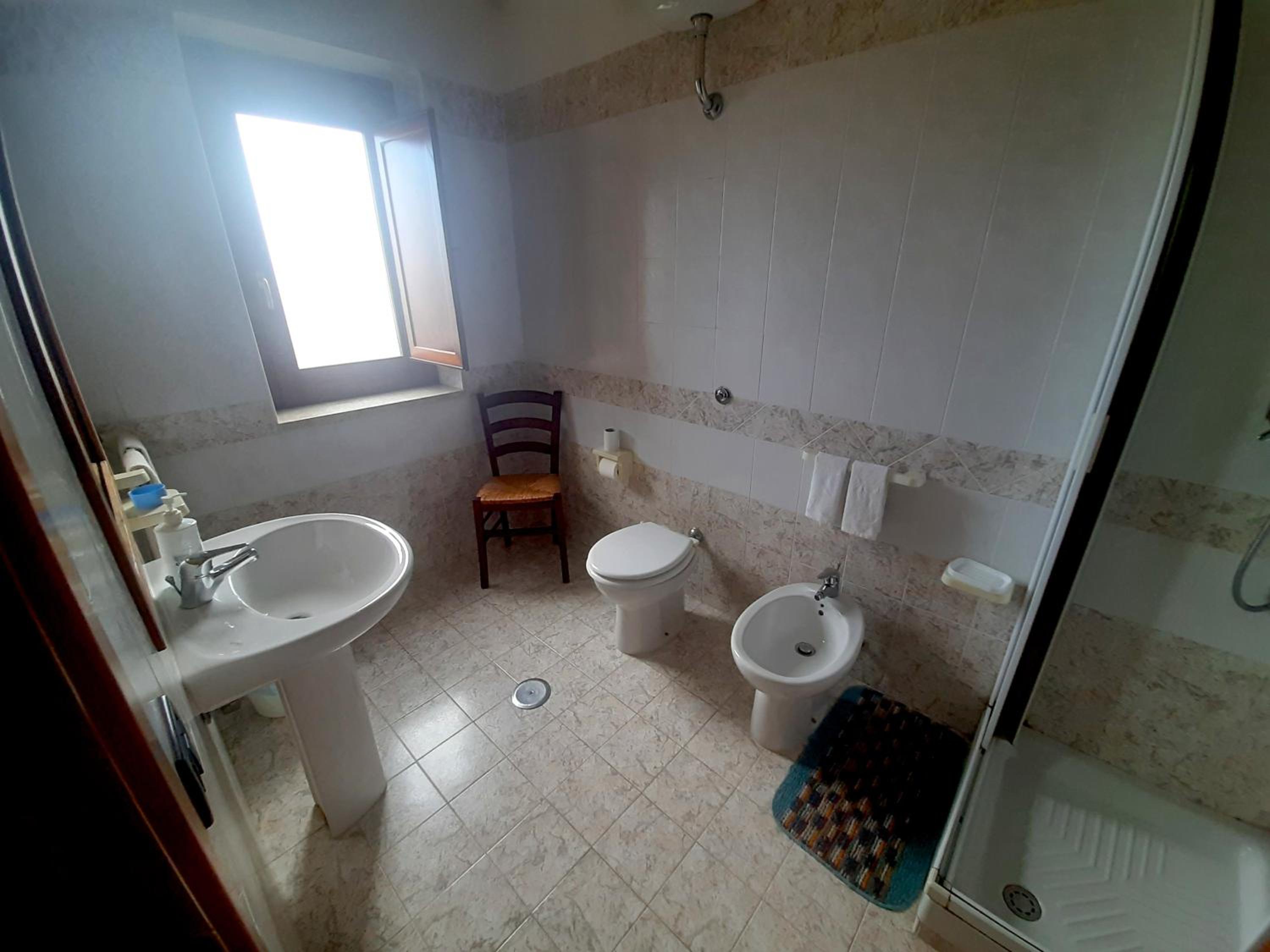 Large Double Room photo 3