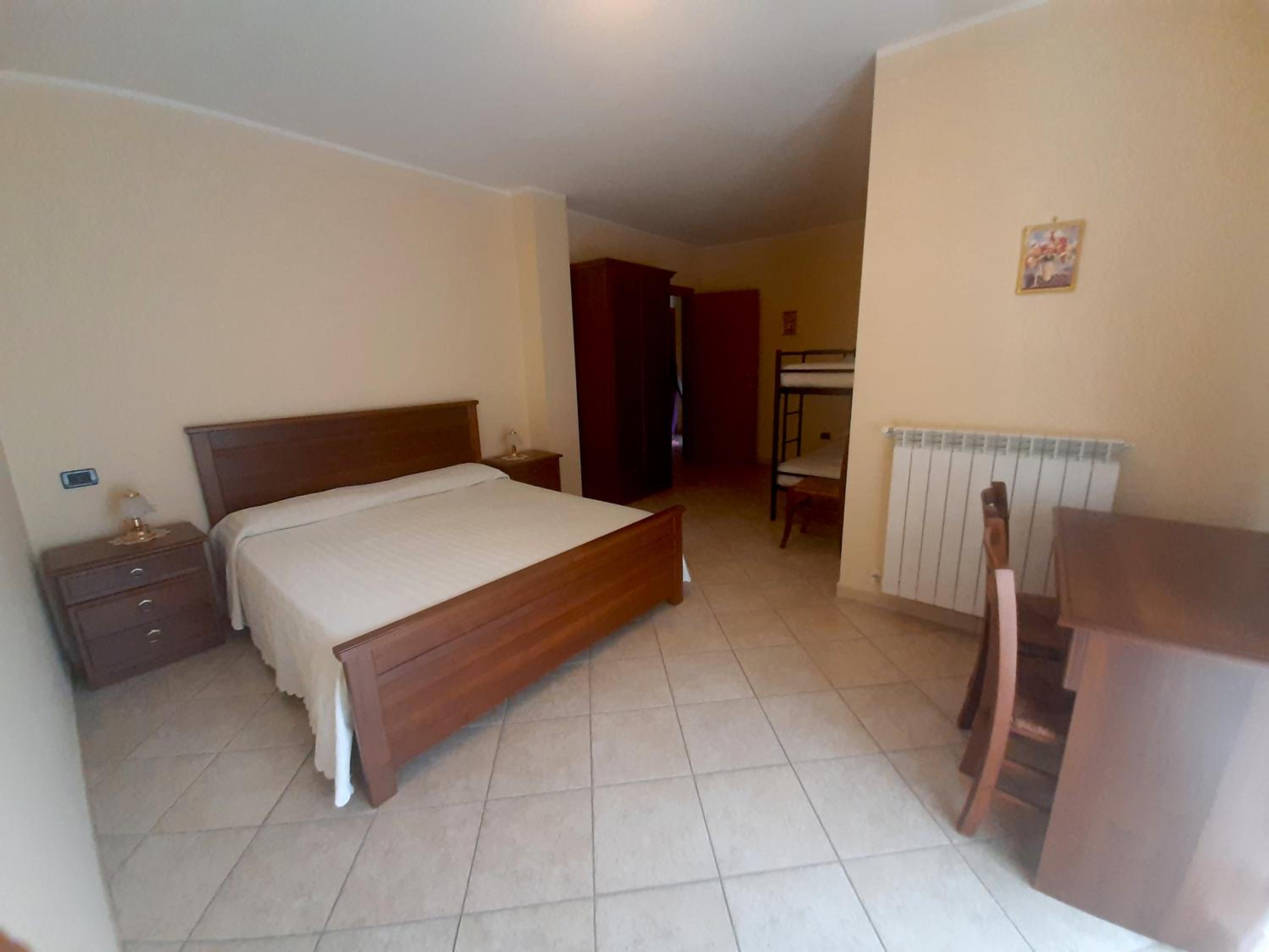 Large Double Room photo 1