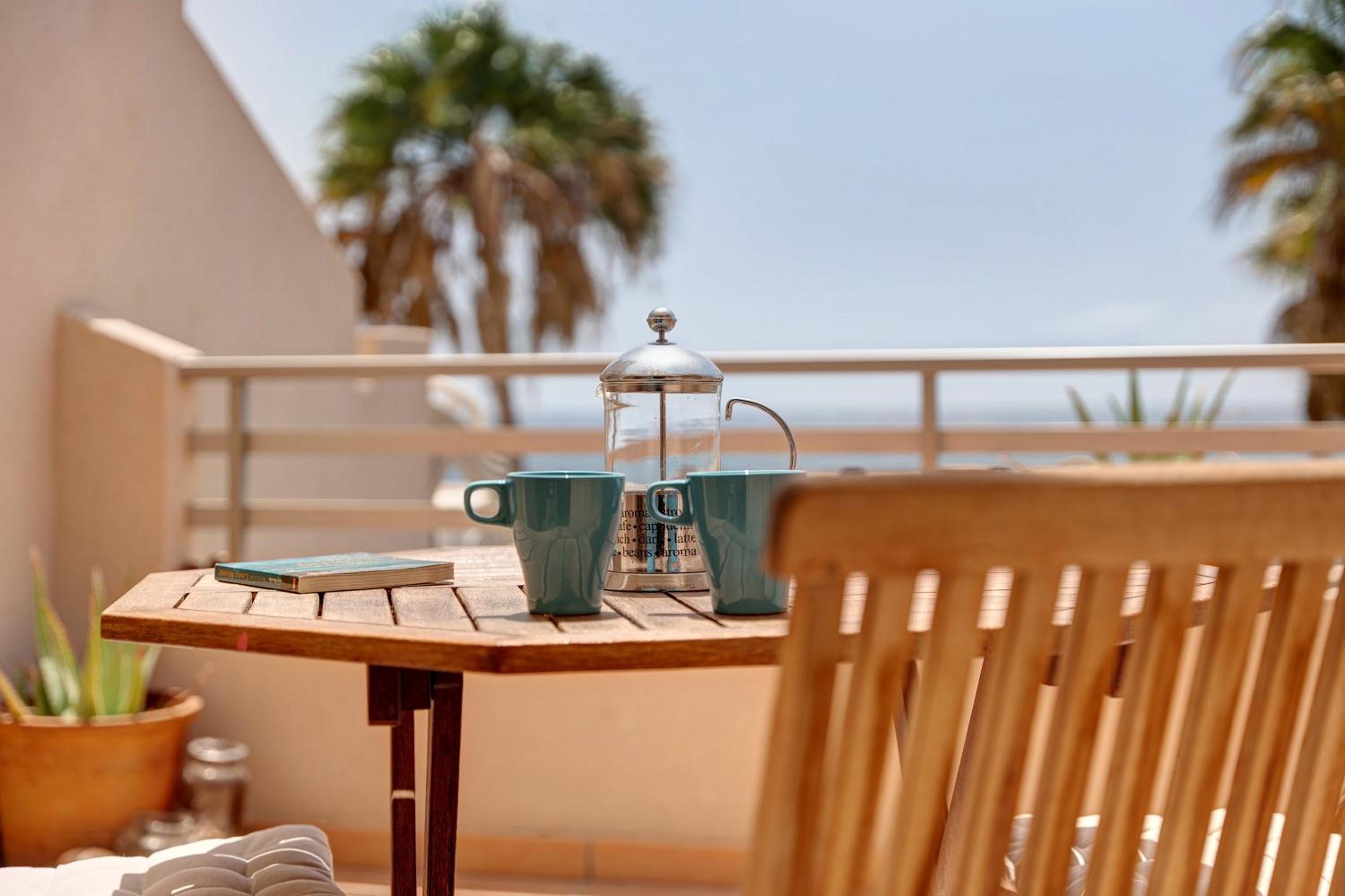 Two-Bedroom Deluxe Apartment with Ocean View photo 2