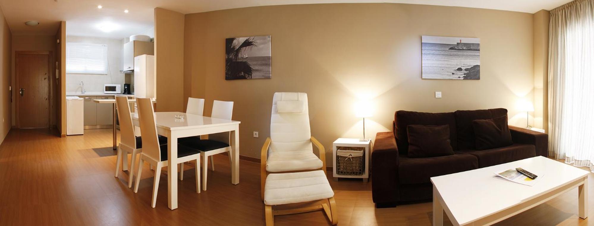 Two-Bedroom Apartment with Lateral Sea View