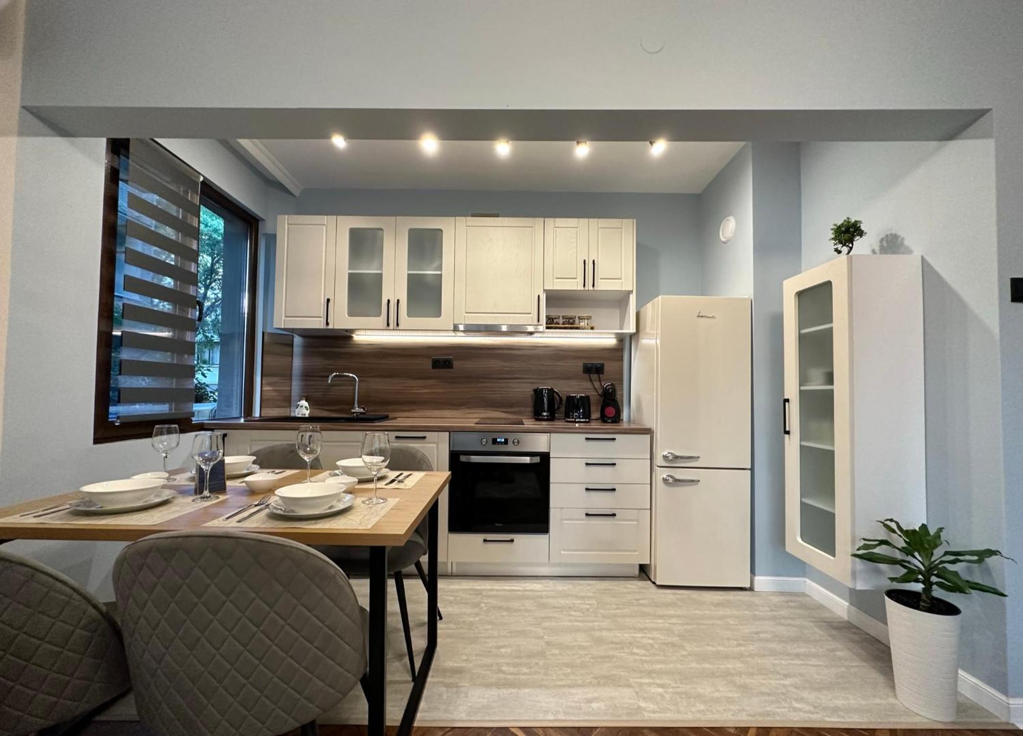 One-Bedroom Apartment with Balcony photo 2