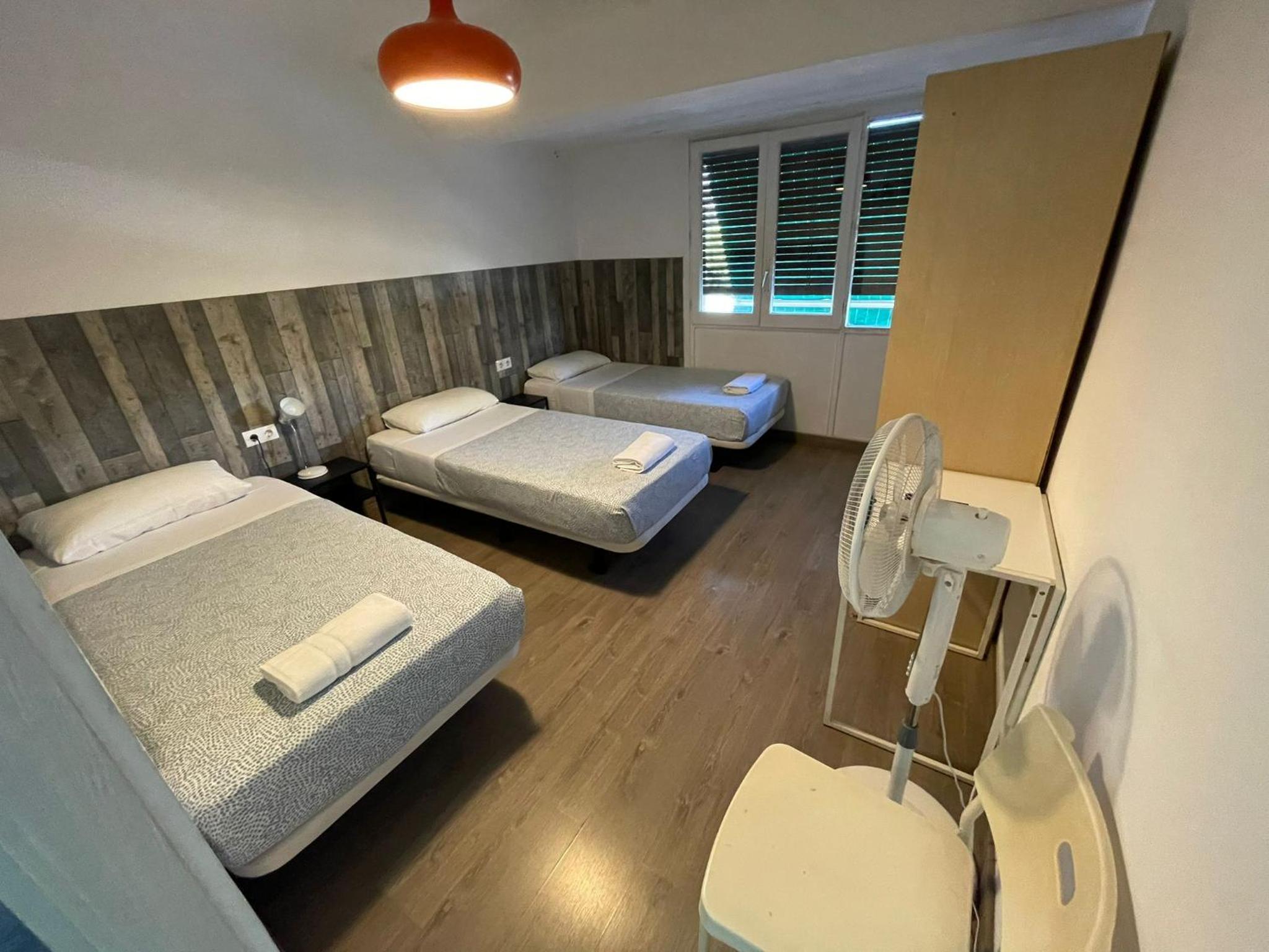 Standard Triple Room - Photo 1