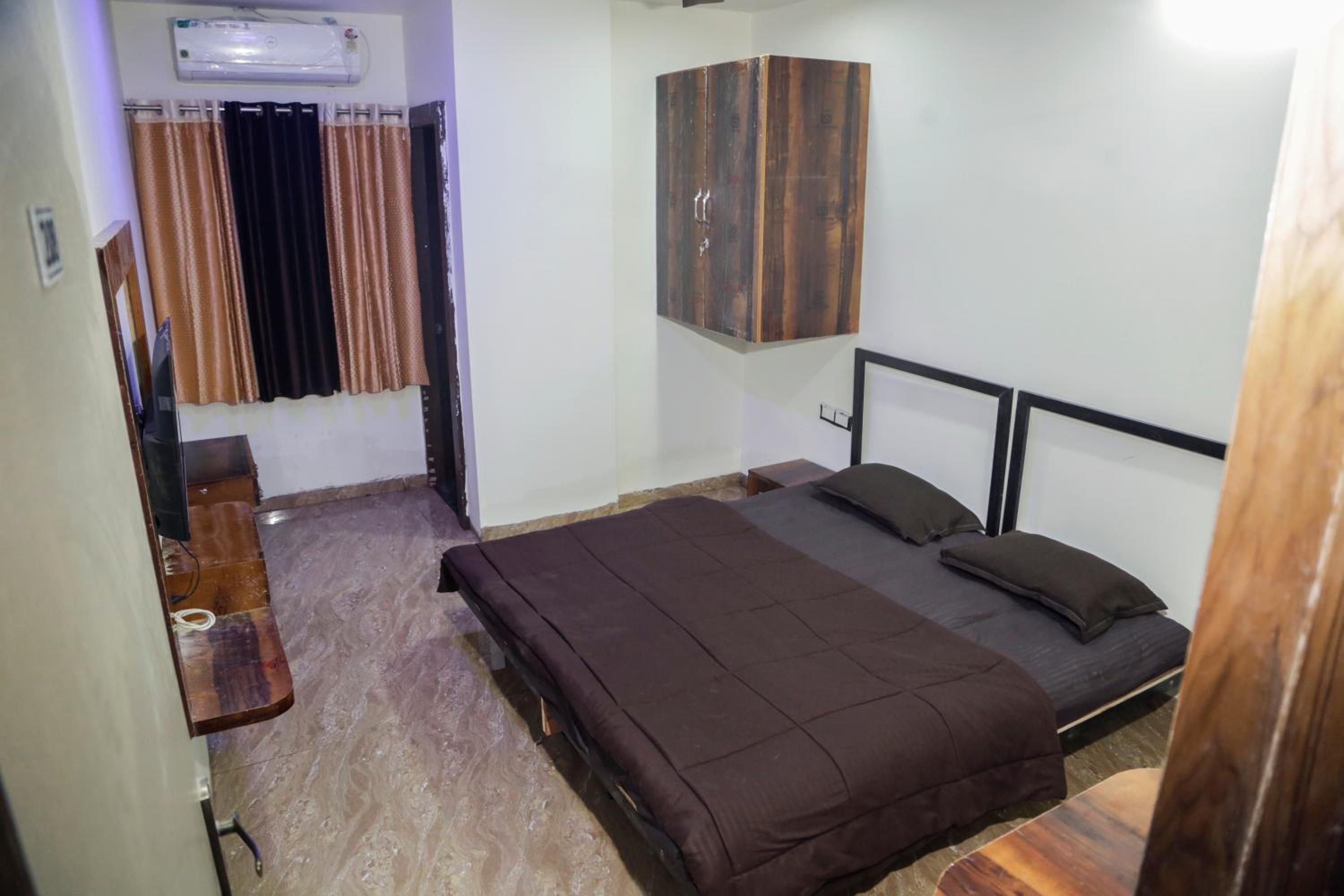 Standard Double Room photo 2