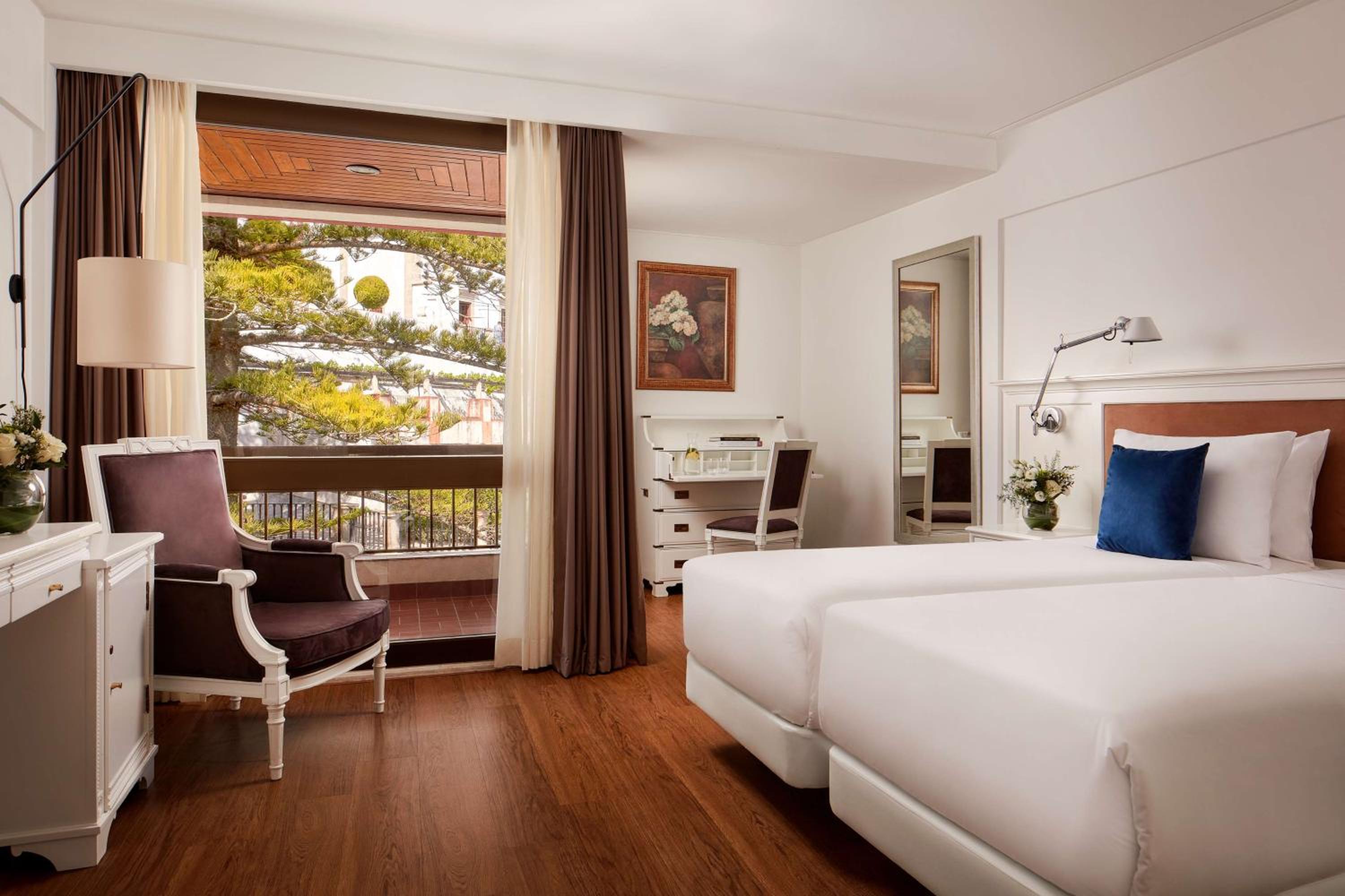Standard Double or Twin Room with City View - Photo 1