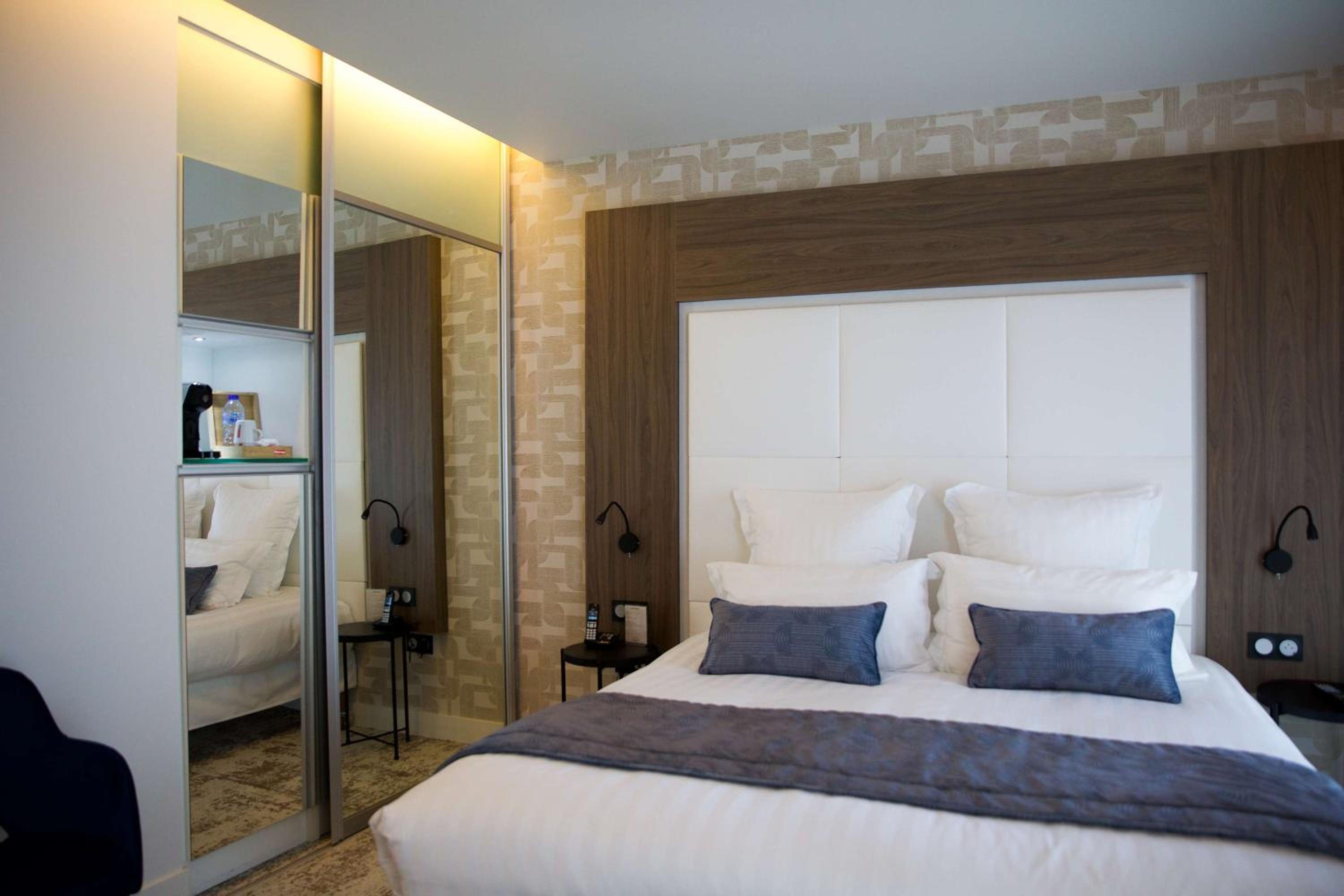 Junior Suite King Size Bed - Photo 5