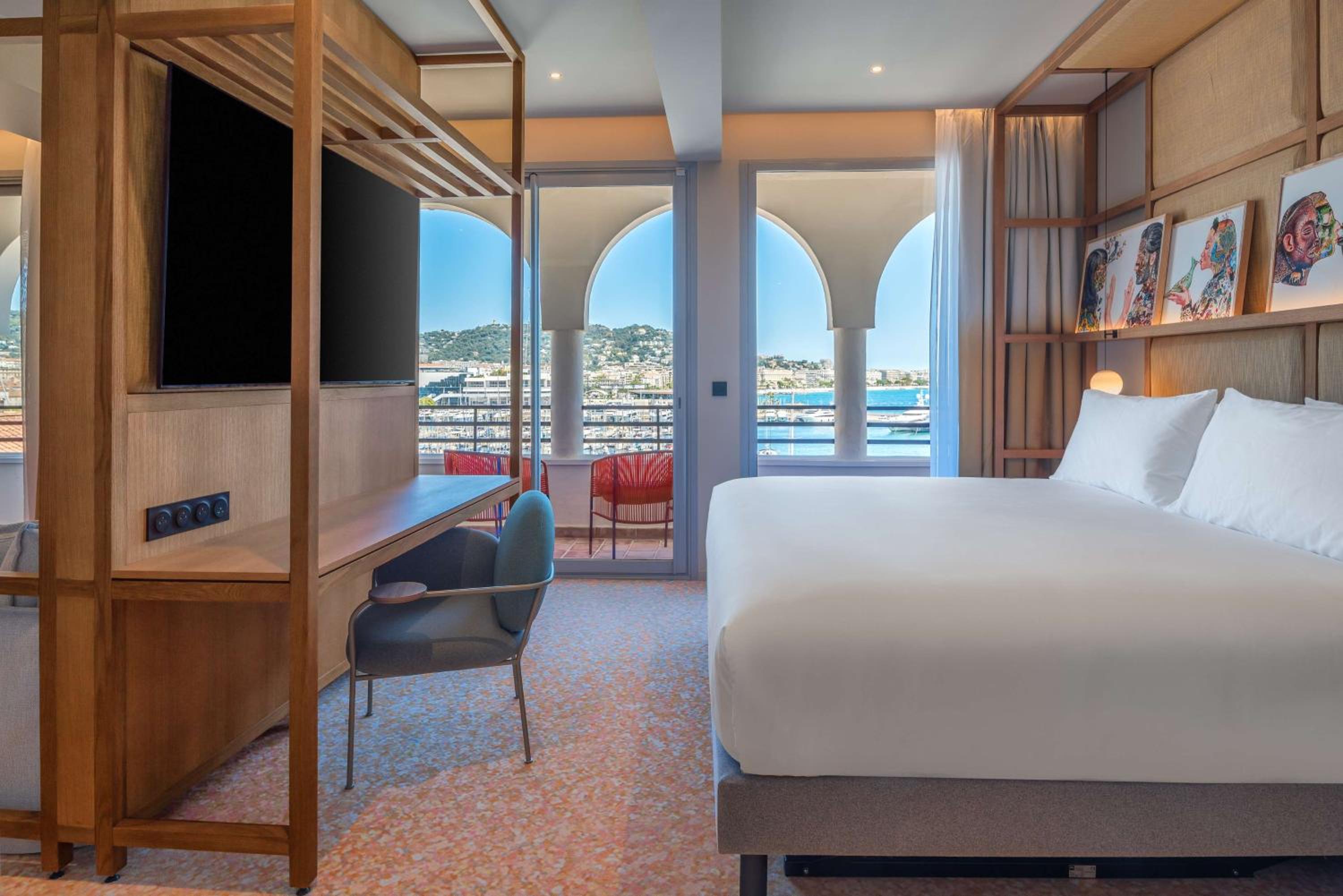 Junior King Suite with Sea View - Photo 11