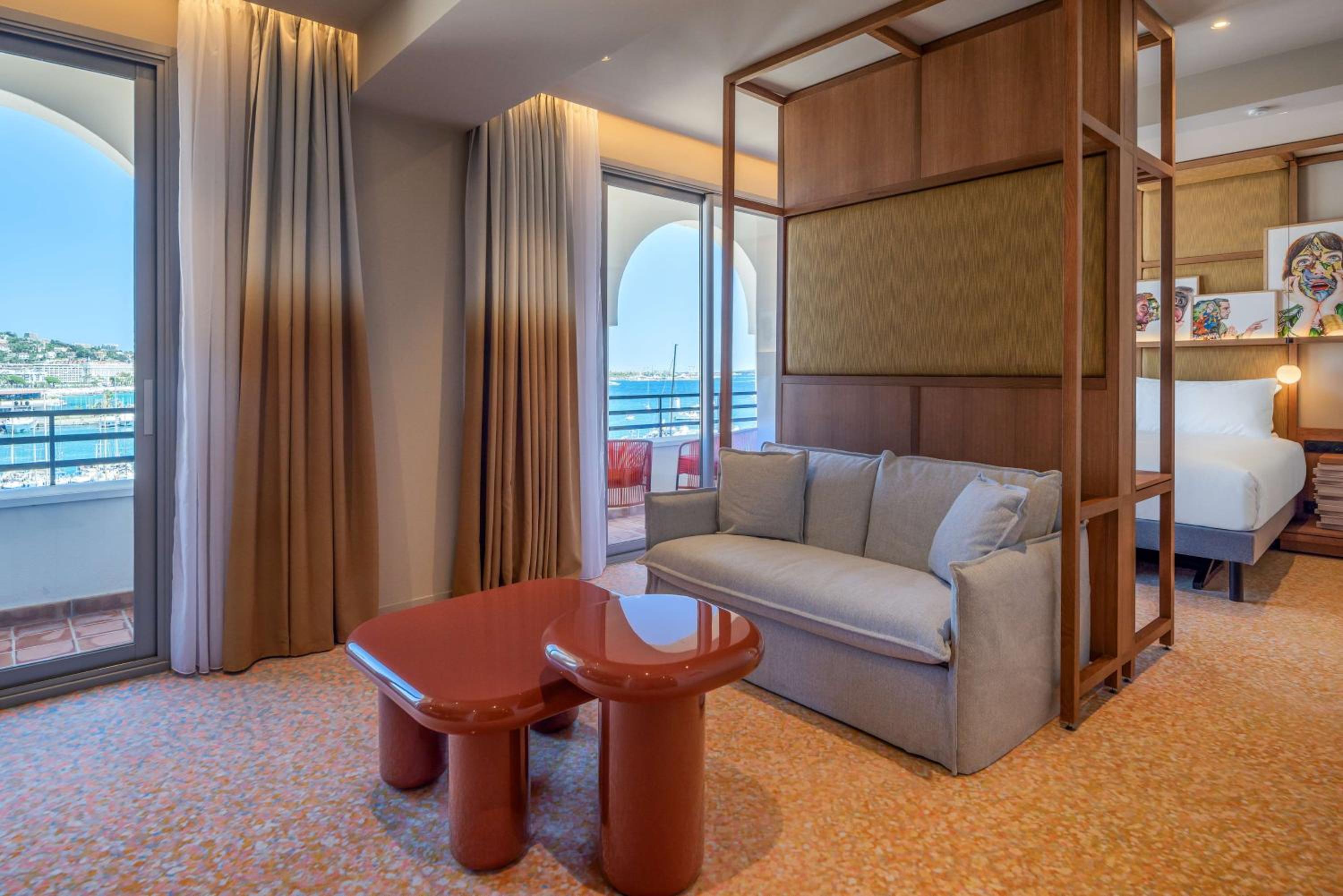 Junior King Suite with Sea View - Photo 9